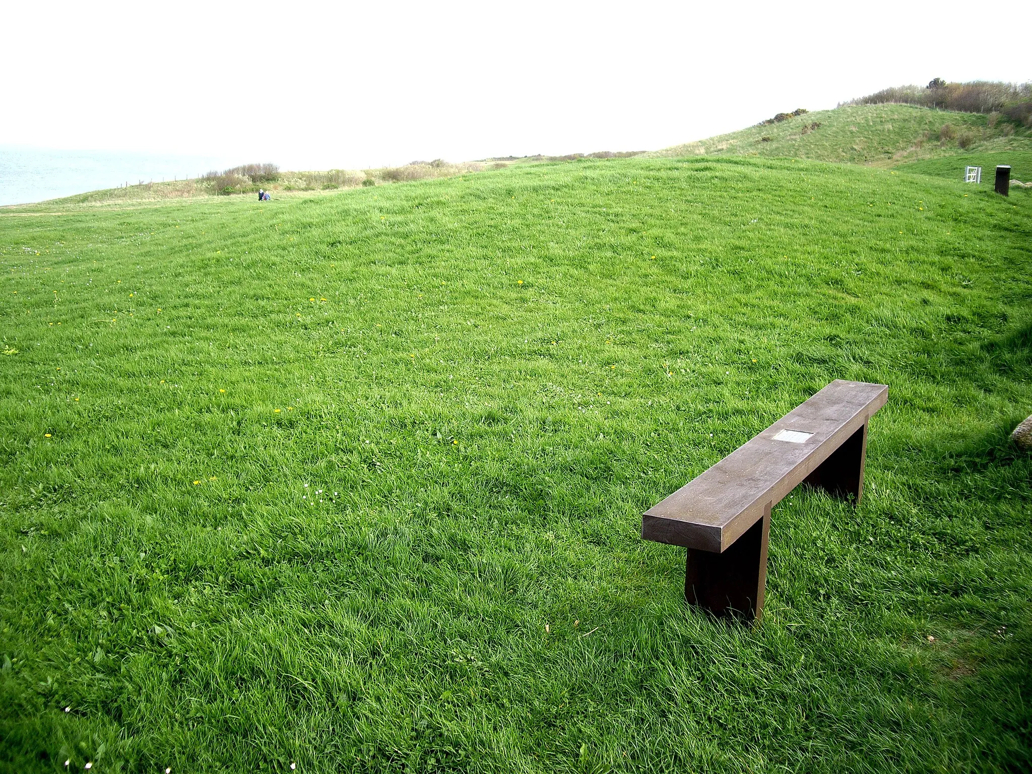 Photo showing: A bench by the sea