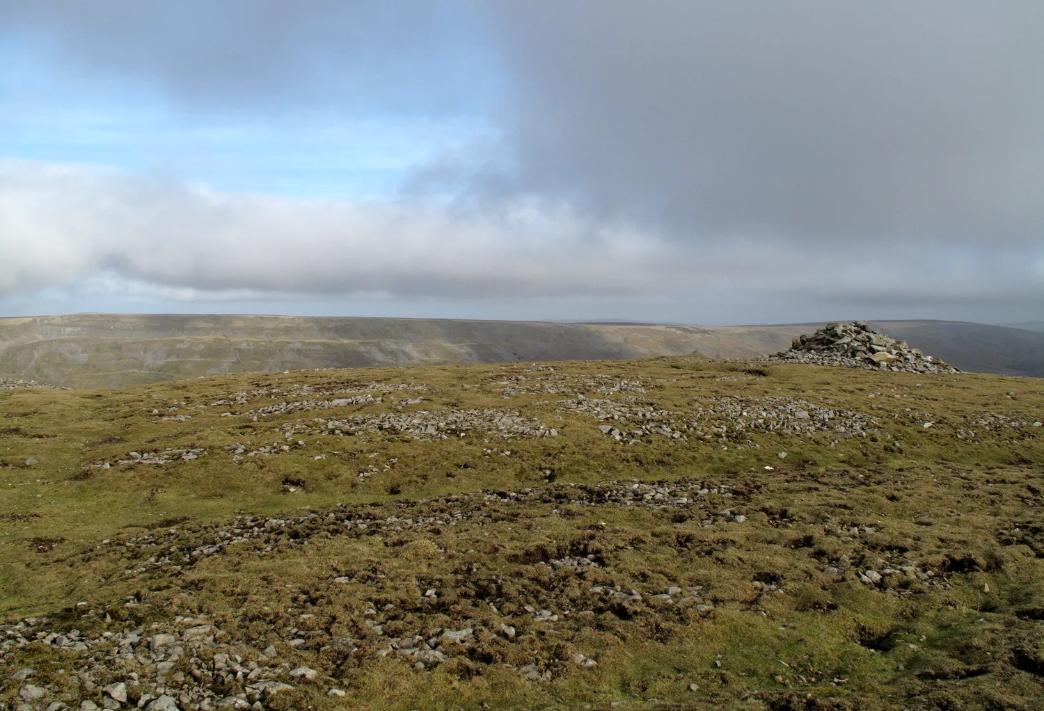Photo showing: Summit of Calver Hill