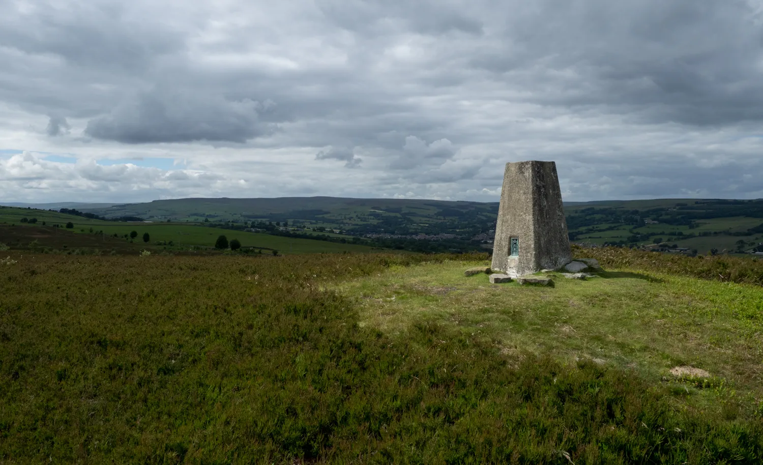 Photo showing: Trig point of Knitsley Fell - 2