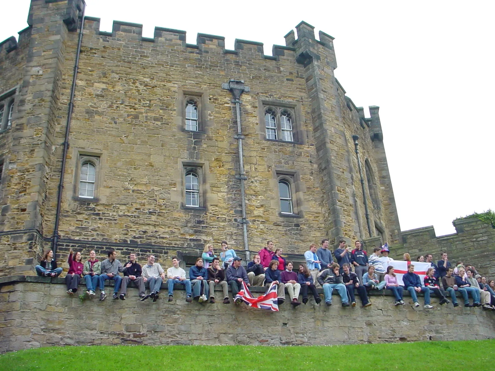 Photo showing: University College Students wait for HM Queen to appear after lunch in the Great Hall of Durham Castle, May 2002