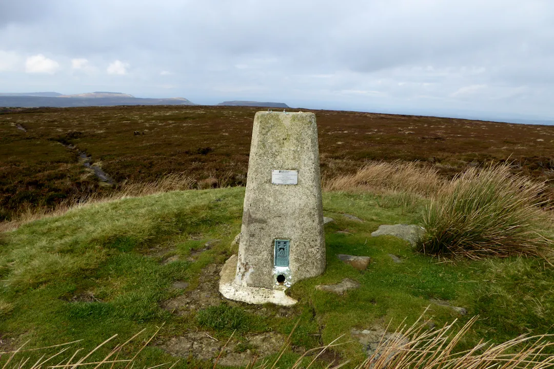 Photo showing: Round Hill Trig Point