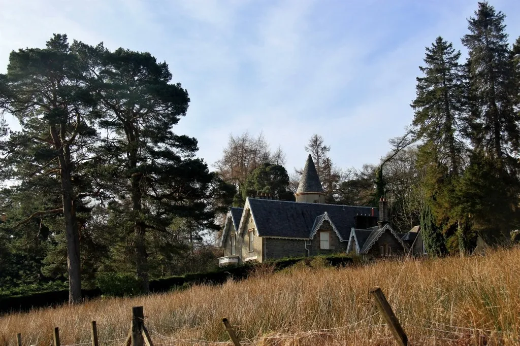 Photo showing: Aikenshaw, a detached villa