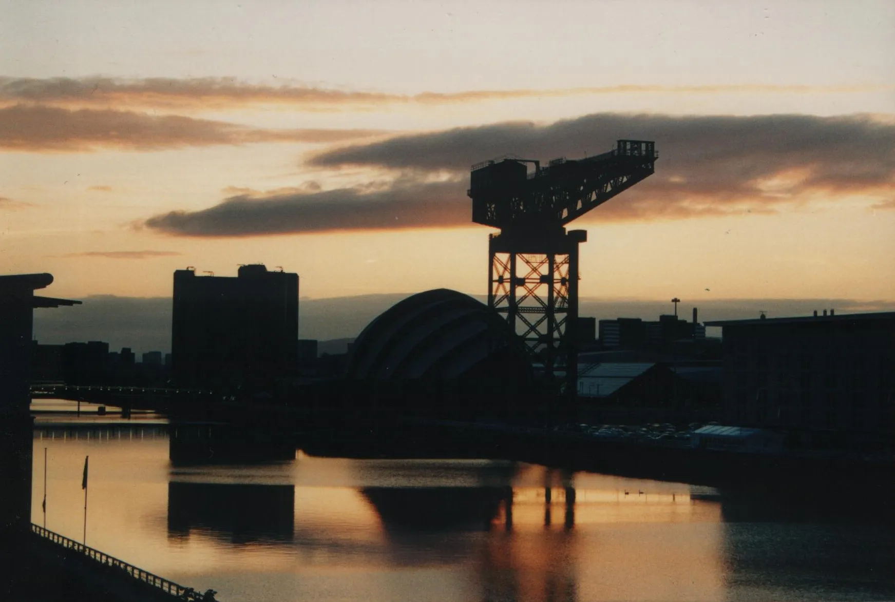 Photo showing: Another sunset as seen from my old flat.