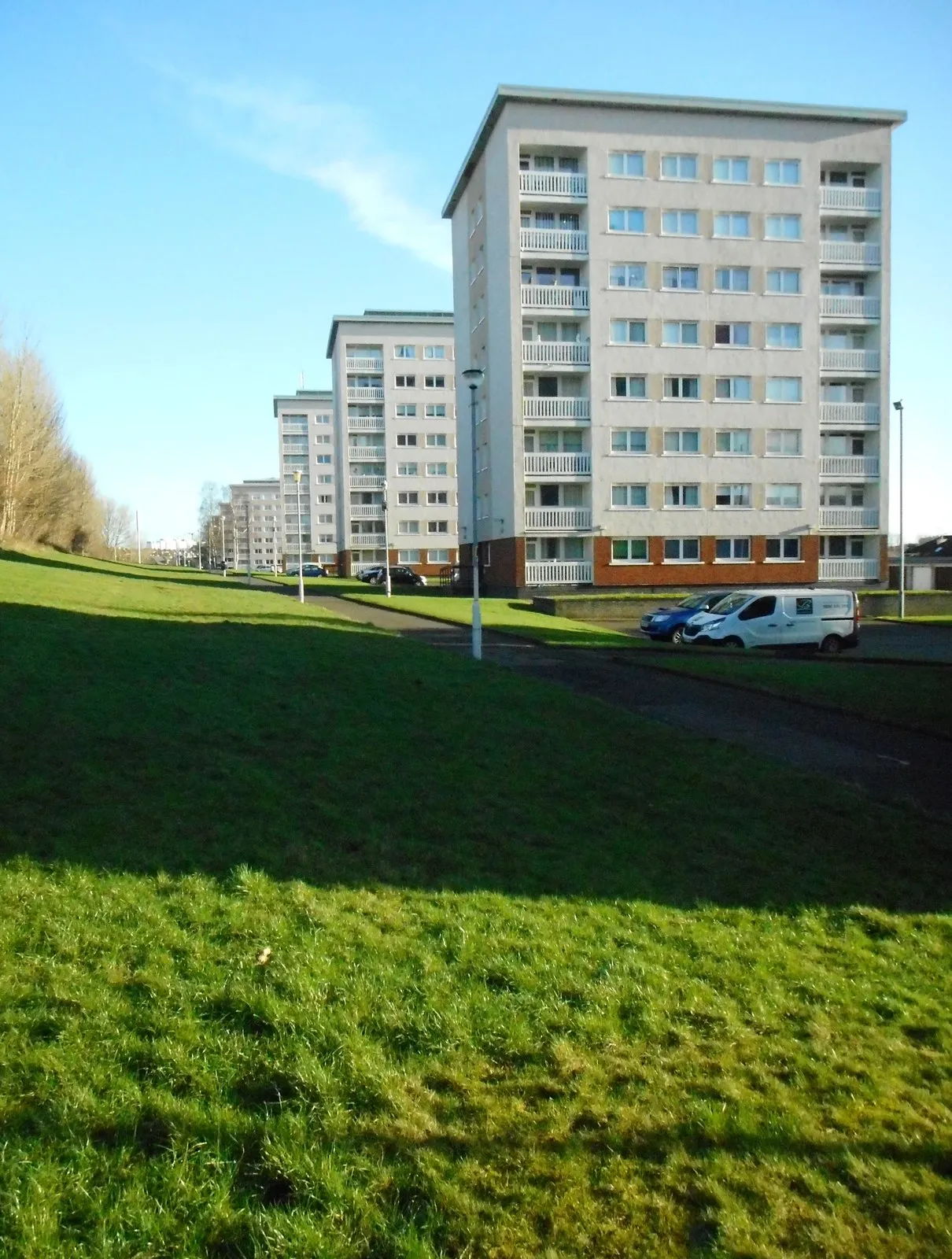 Photo showing: Blocks of flats, Kelhead Path