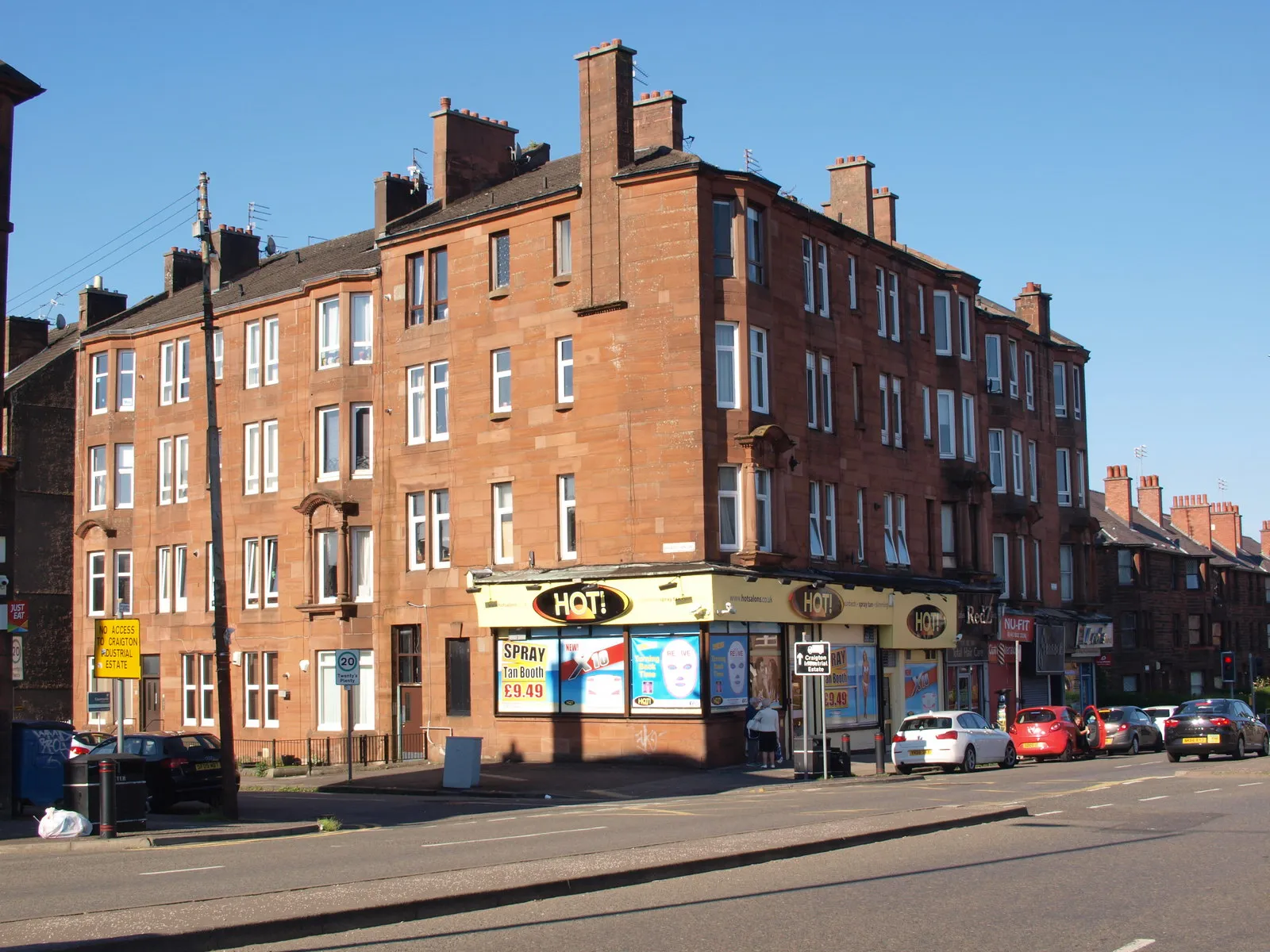 Photo showing: Corner of Barfillan Drive and Paisley Road West