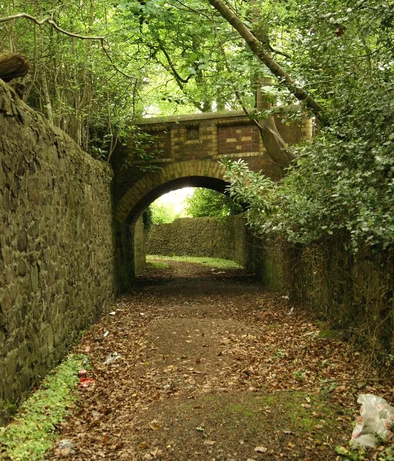 Photo showing: Footpath near Bedlay Castle