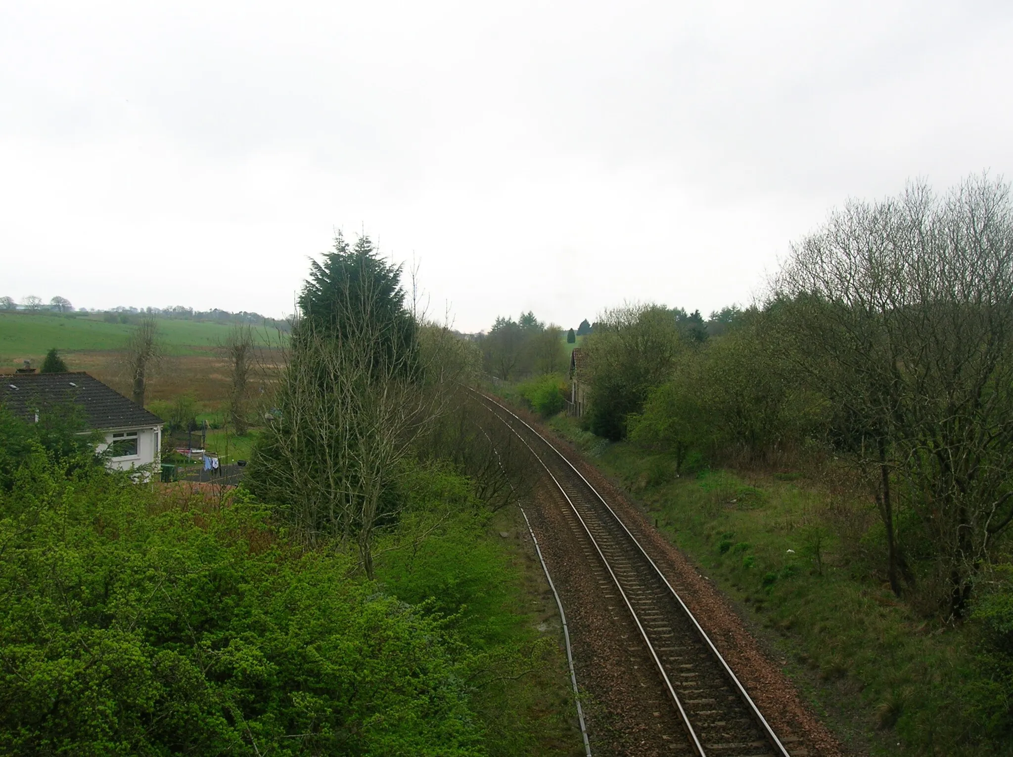 Photo showing: The site of the old Caldwell and later Uplawmoor railway station on the Glasgow - Kilmarnock - Dumfries - Carlisle line. 2007. Rosser 15:19, 21 April 2007 (UTC)