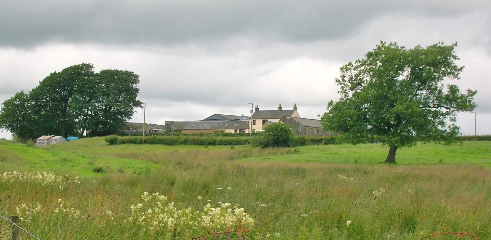 Photo showing: West Spittal Farm and Kingsland Burn, Kingsford, East Ayrshire, Scotland.