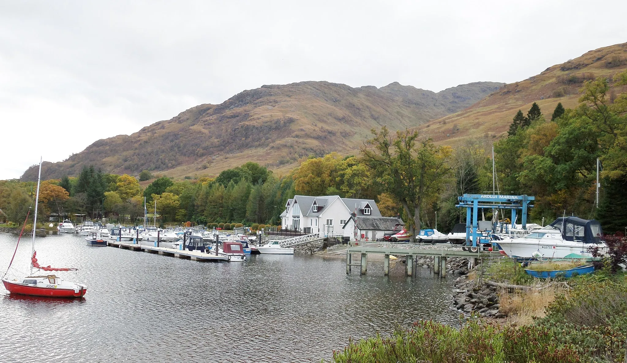Photo showing: The Ardlui Marina from the hotel, Loch Lomond, Scotland.