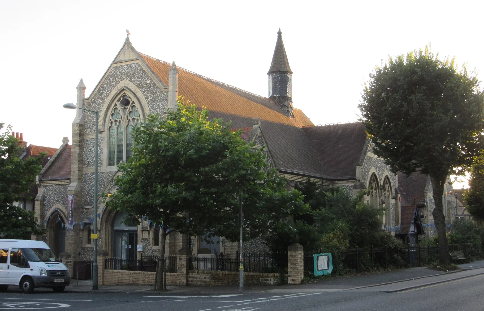 Photo showing: Former United Methodist Church, Old Shoreham Road, Hove, City of Brighton and Hove, England. Now used by a charity (the Grace Eyre Foundation).  On Brighton & Hove City Council's Local List of Heritage Assets.