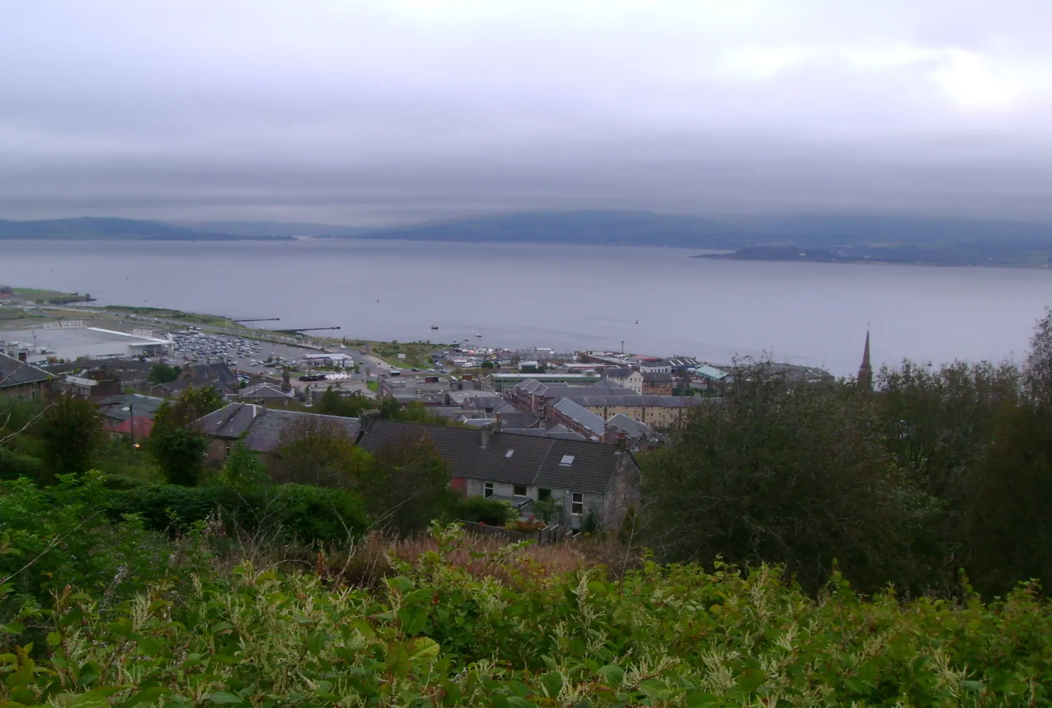 Photo showing: Port Glasgow town centre from Barr's Brae