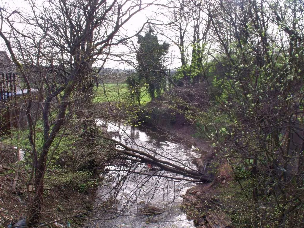 Photo showing: Bonnybridge, the Bonny Water