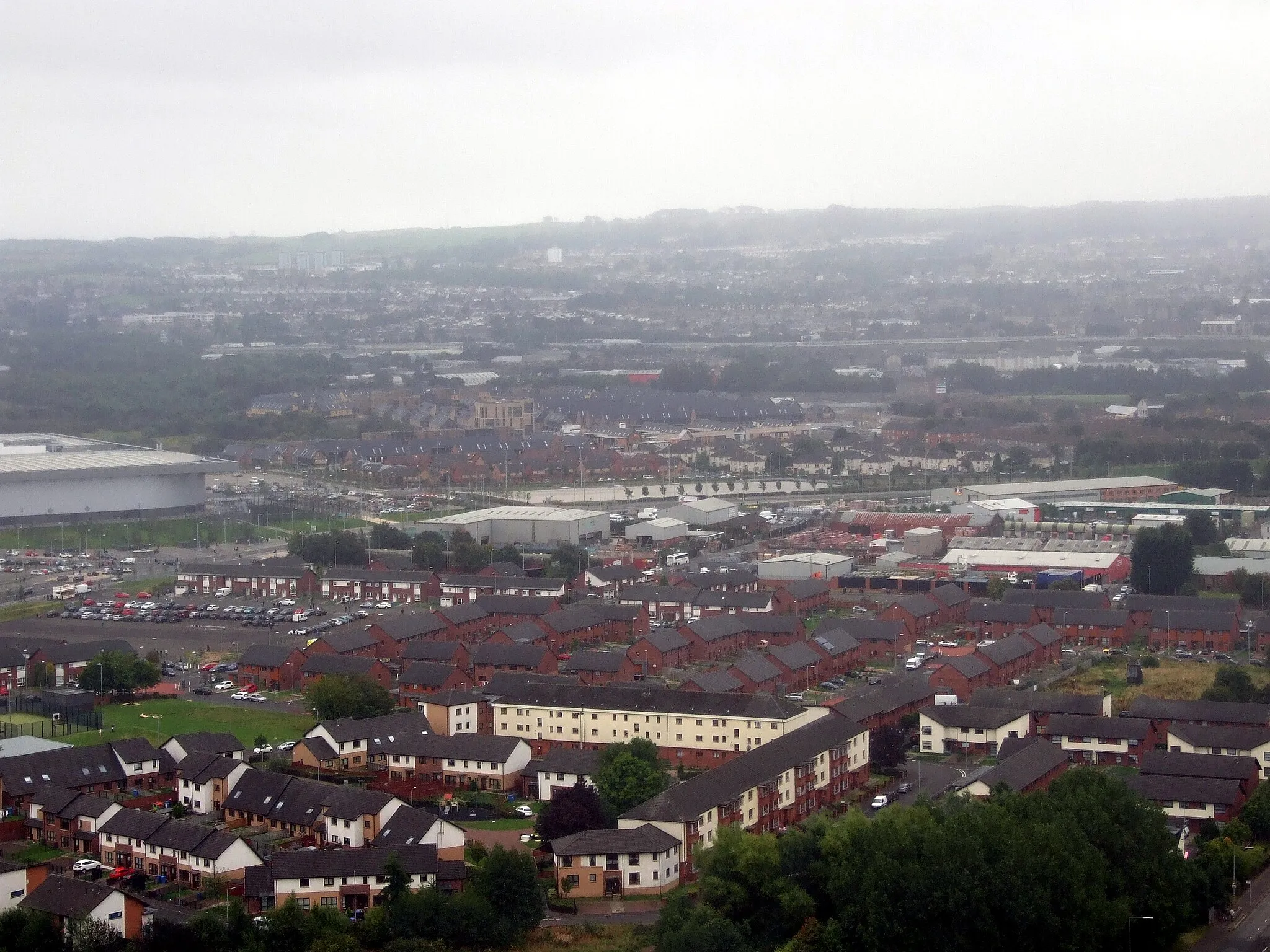 Photo showing: Dalmarnock from Whitevale Tower. The Emirates Arena is at the left edge of the picture.