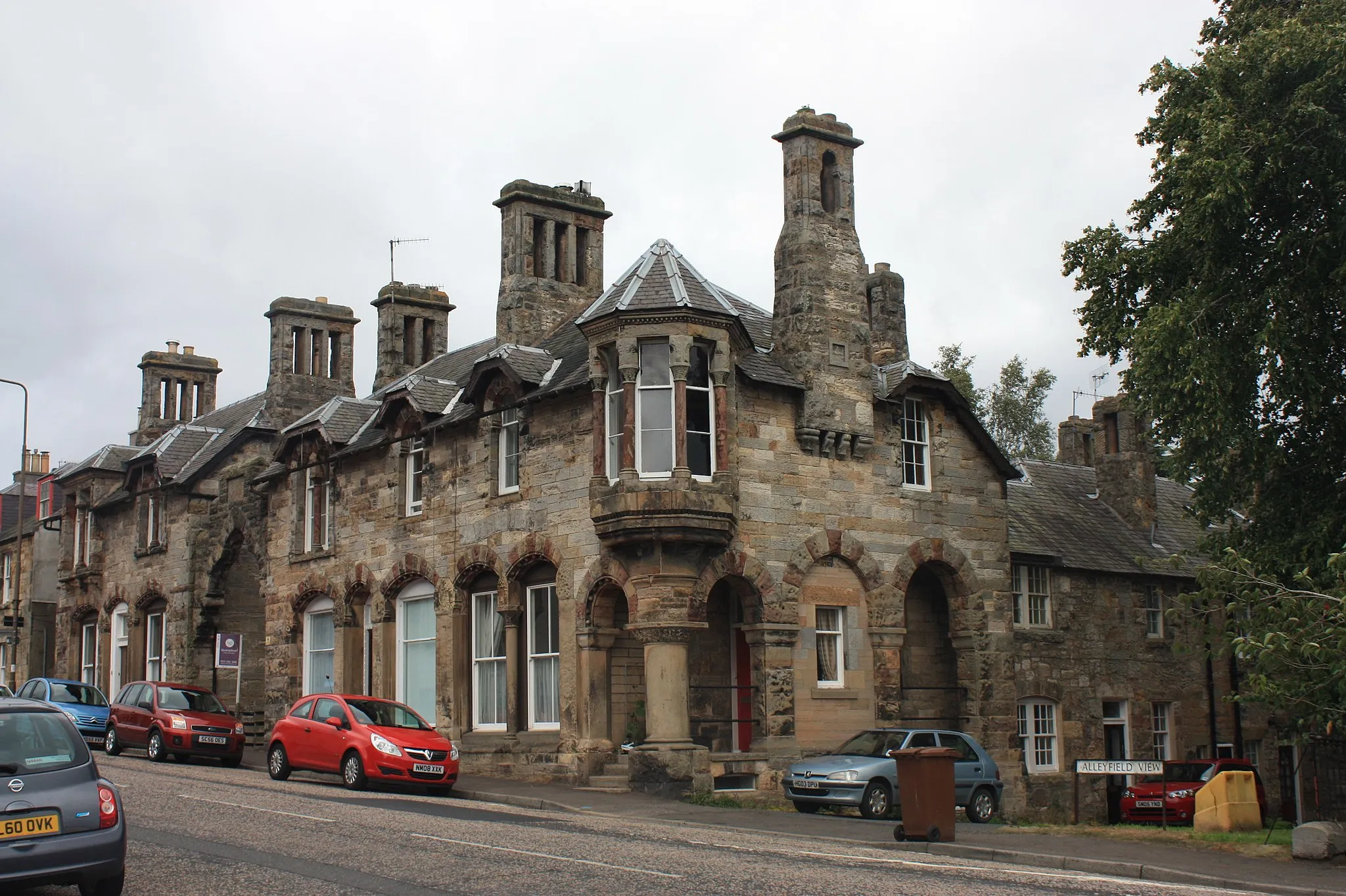 Photo showing: Park End, Penicuik by Frederick Thomas Pilkington