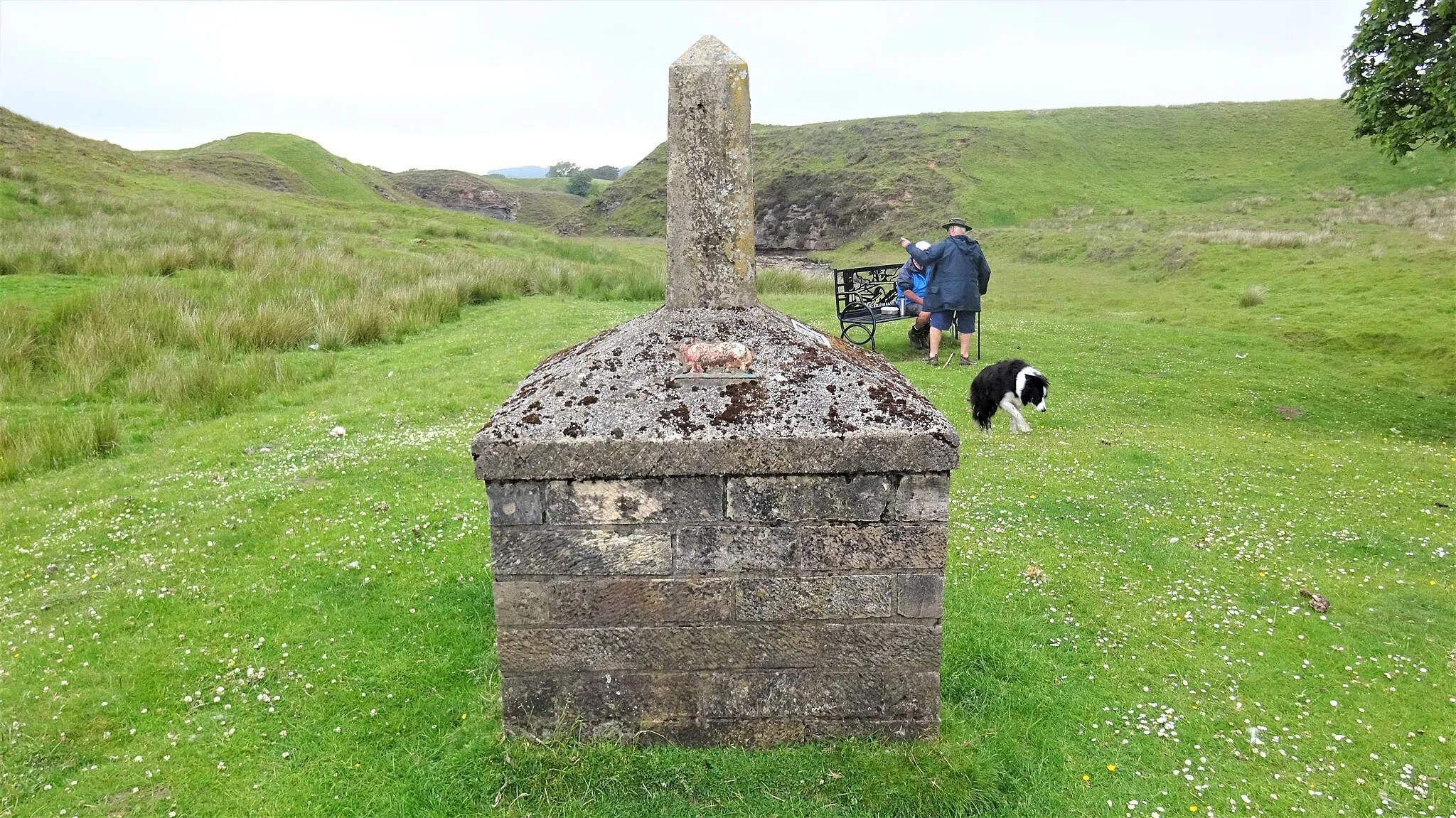 Photo showing: Isobel 'Tibbie' Pagans Memorial, Garpel Water, Muirkirk, East Ayrshire, Scotland. She lived in a converted brick store here for many years. She was a published poet and a local character.