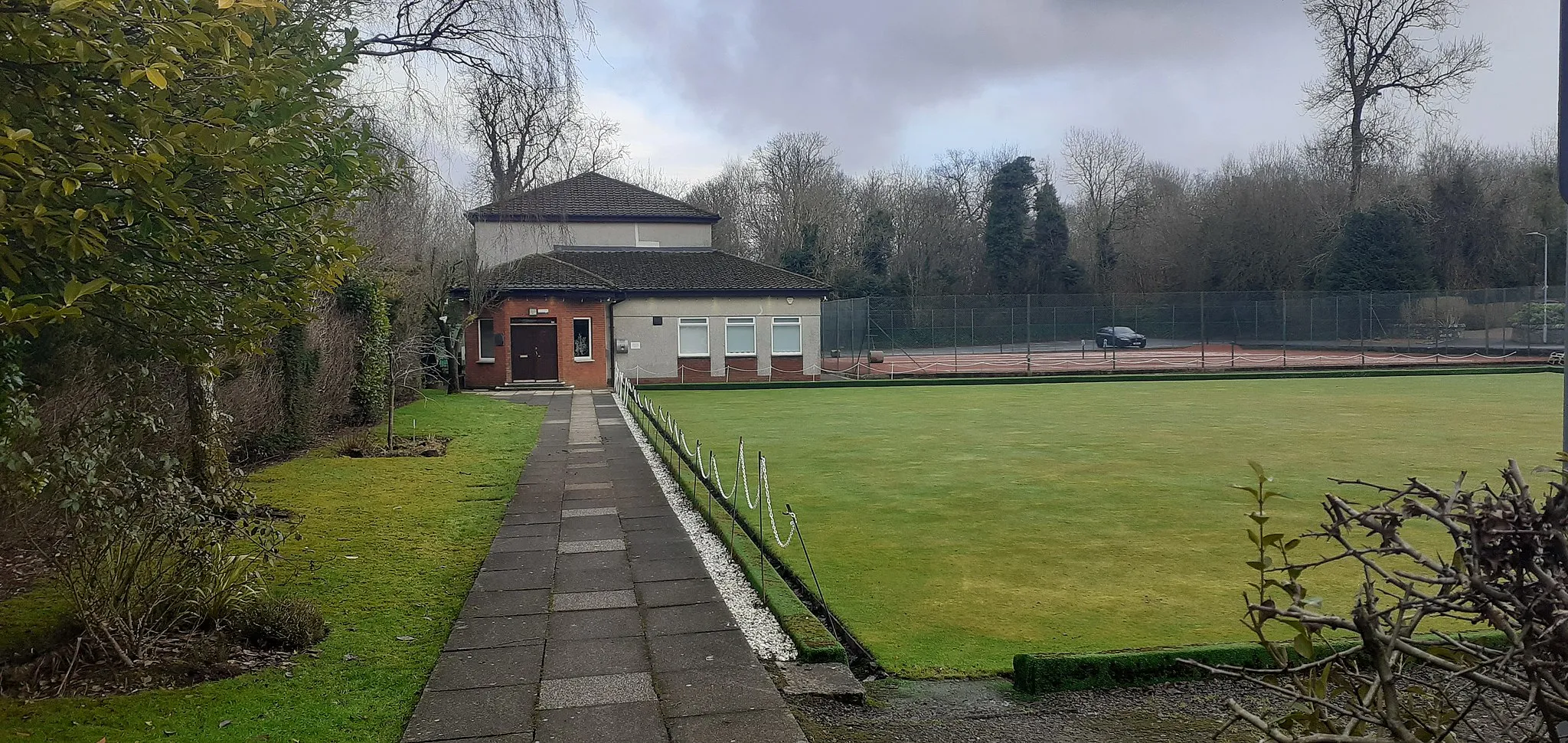 Photo showing: The village hall and bowling green in Brookfield, Renfrewshire