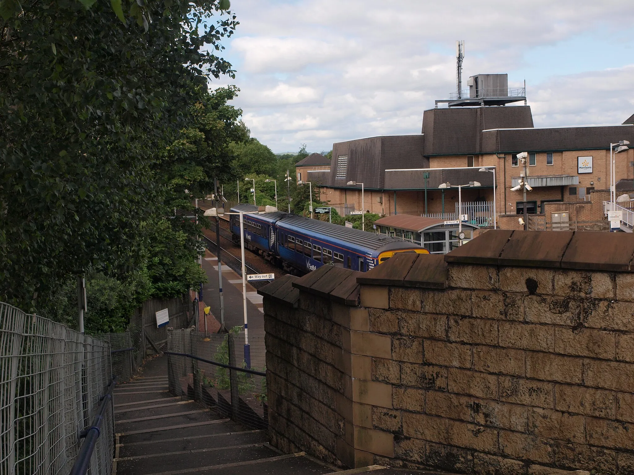 Photo showing: Crossmyloof train station