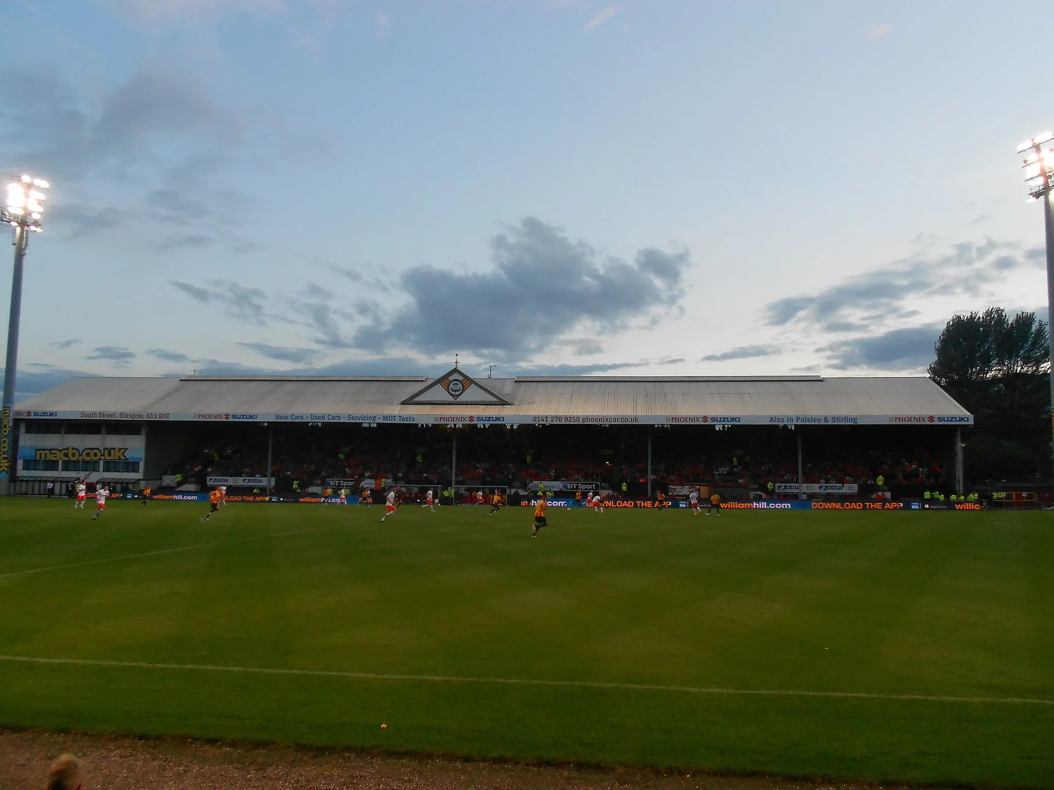 Photo showing: A photograph of Firhill in the evening. Partick Thistle vs Dundee United.