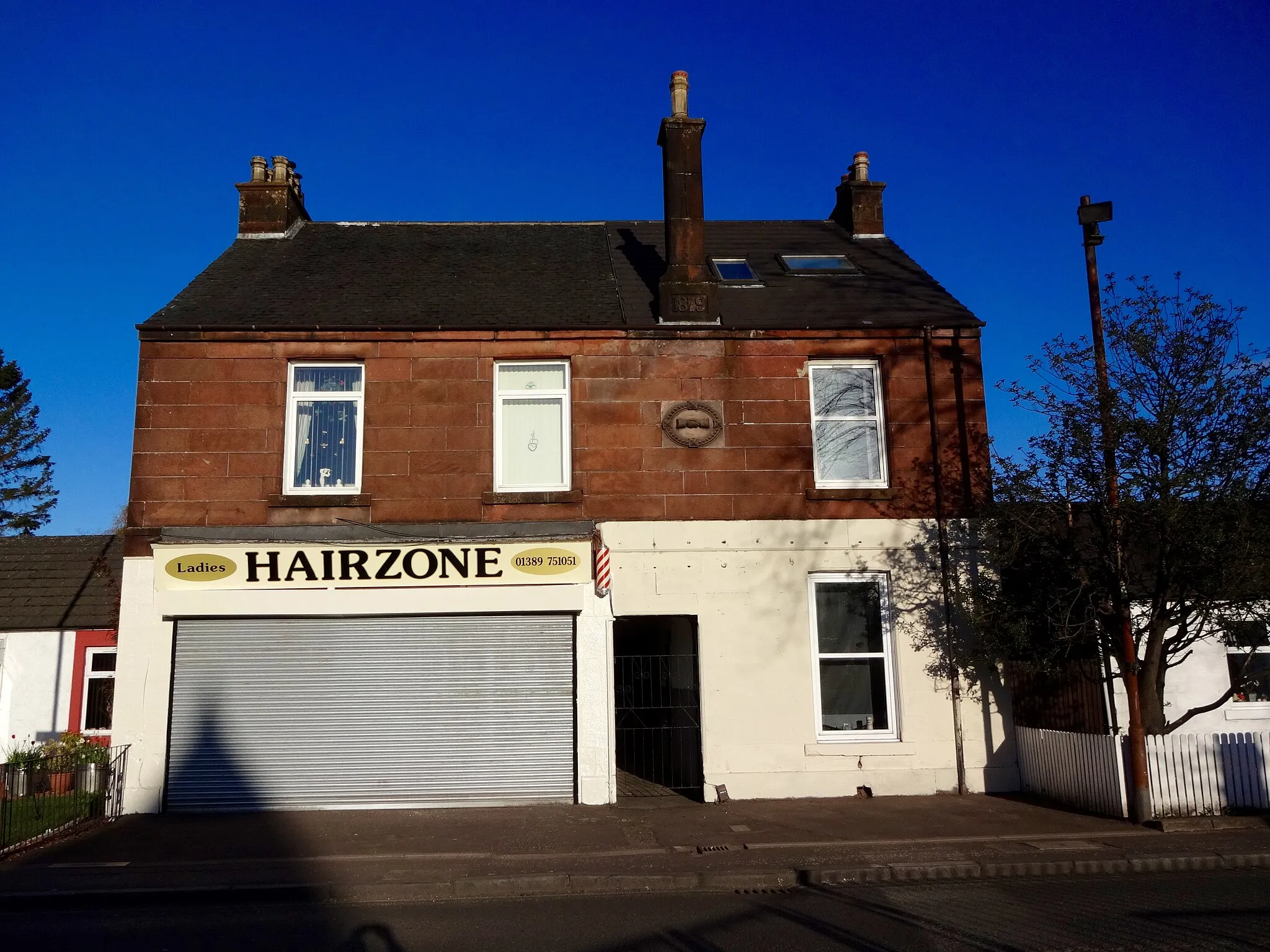 Photo showing: Red Sandstone Building 1879