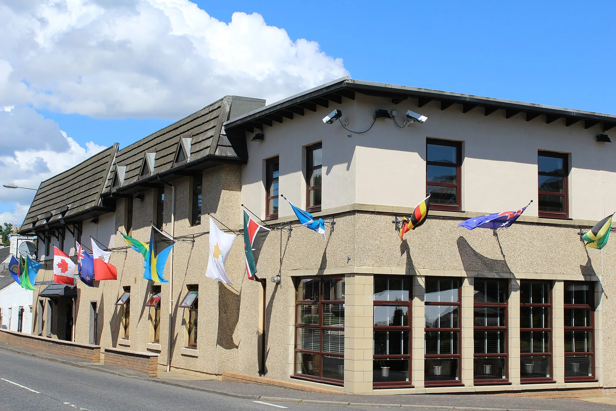 Photo showing: The River Inn, Houston Road, Crosslee