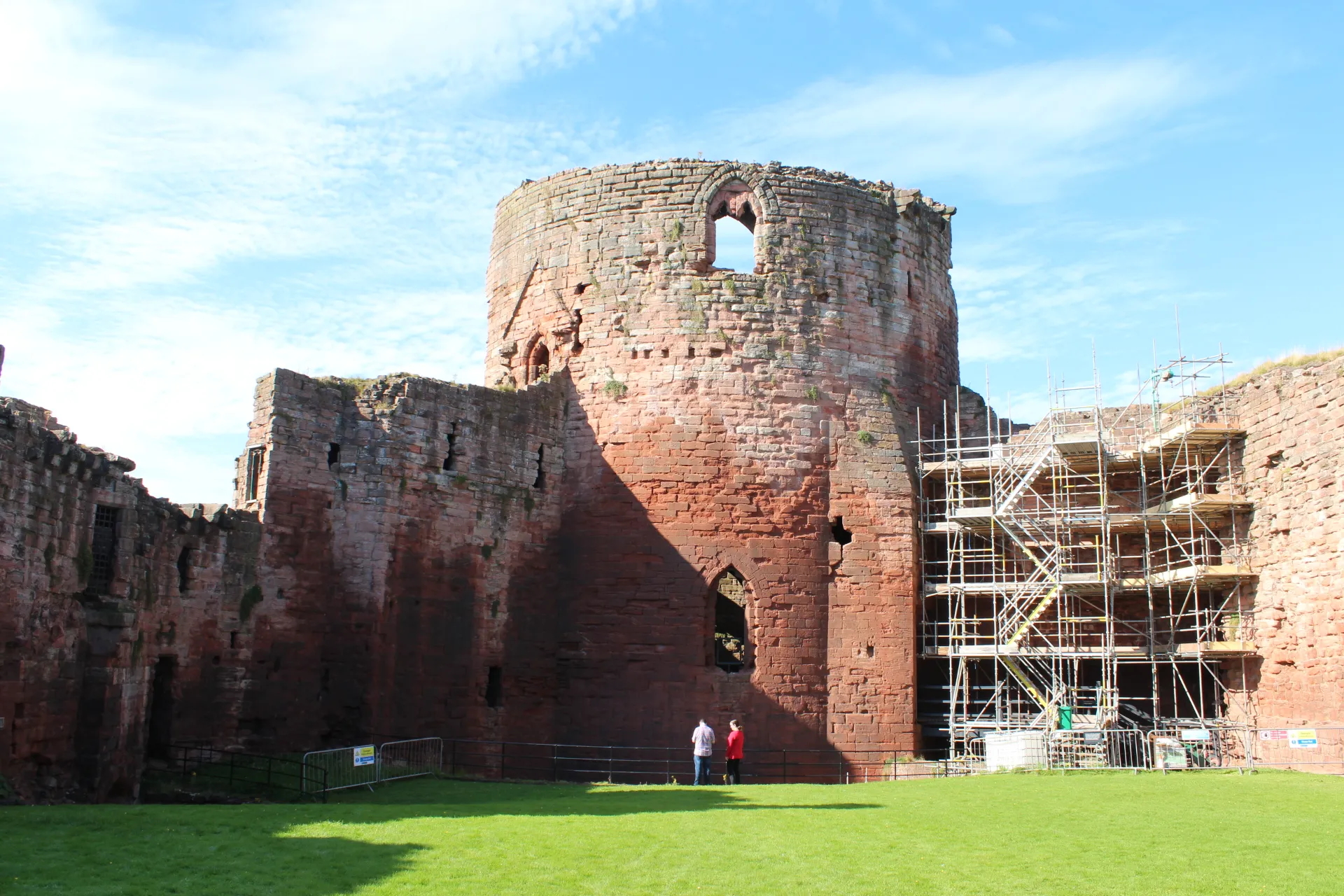 Photo showing: The Donjon, Bothwell Castle