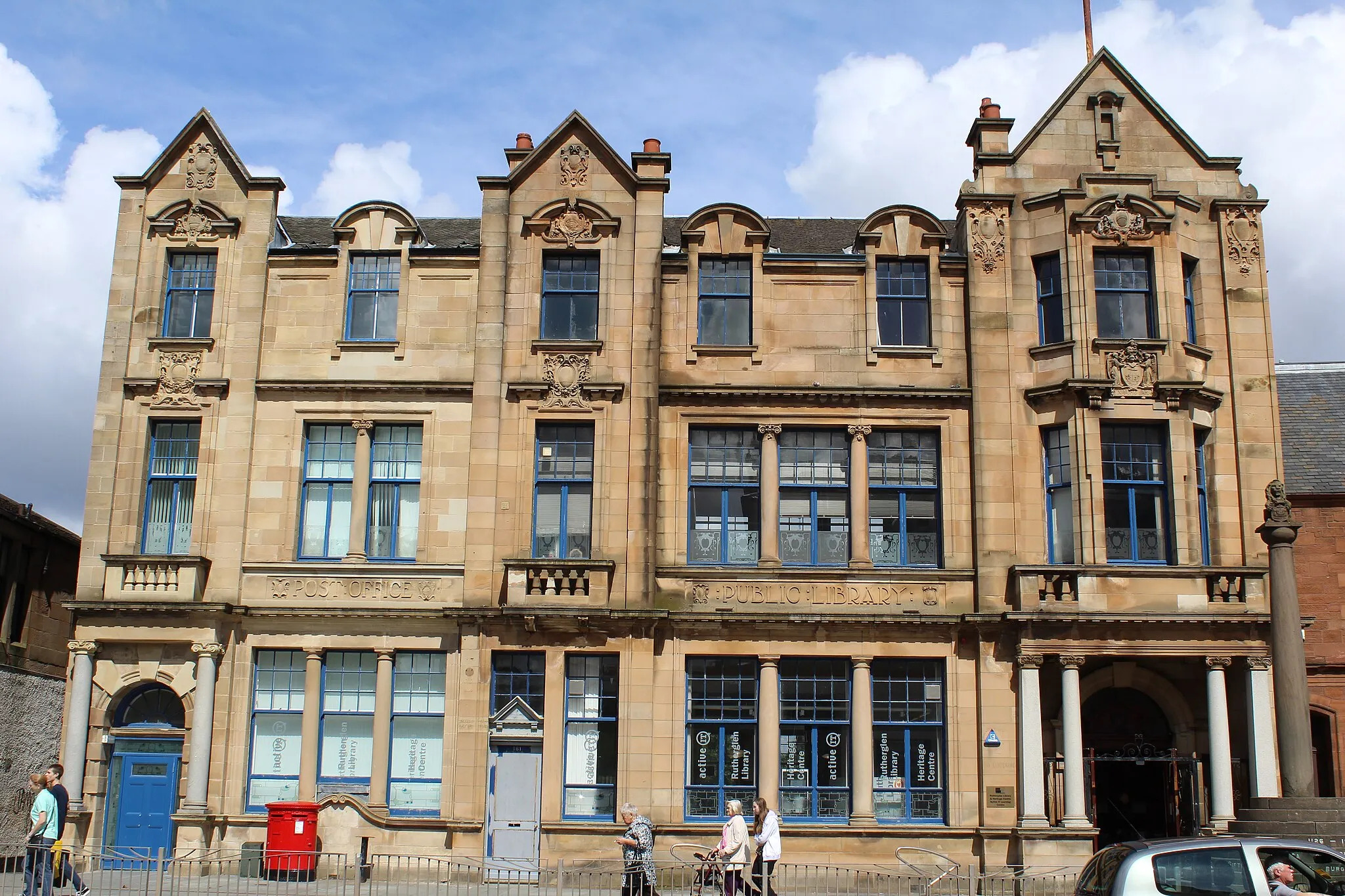 Photo showing: Rutherglen Library