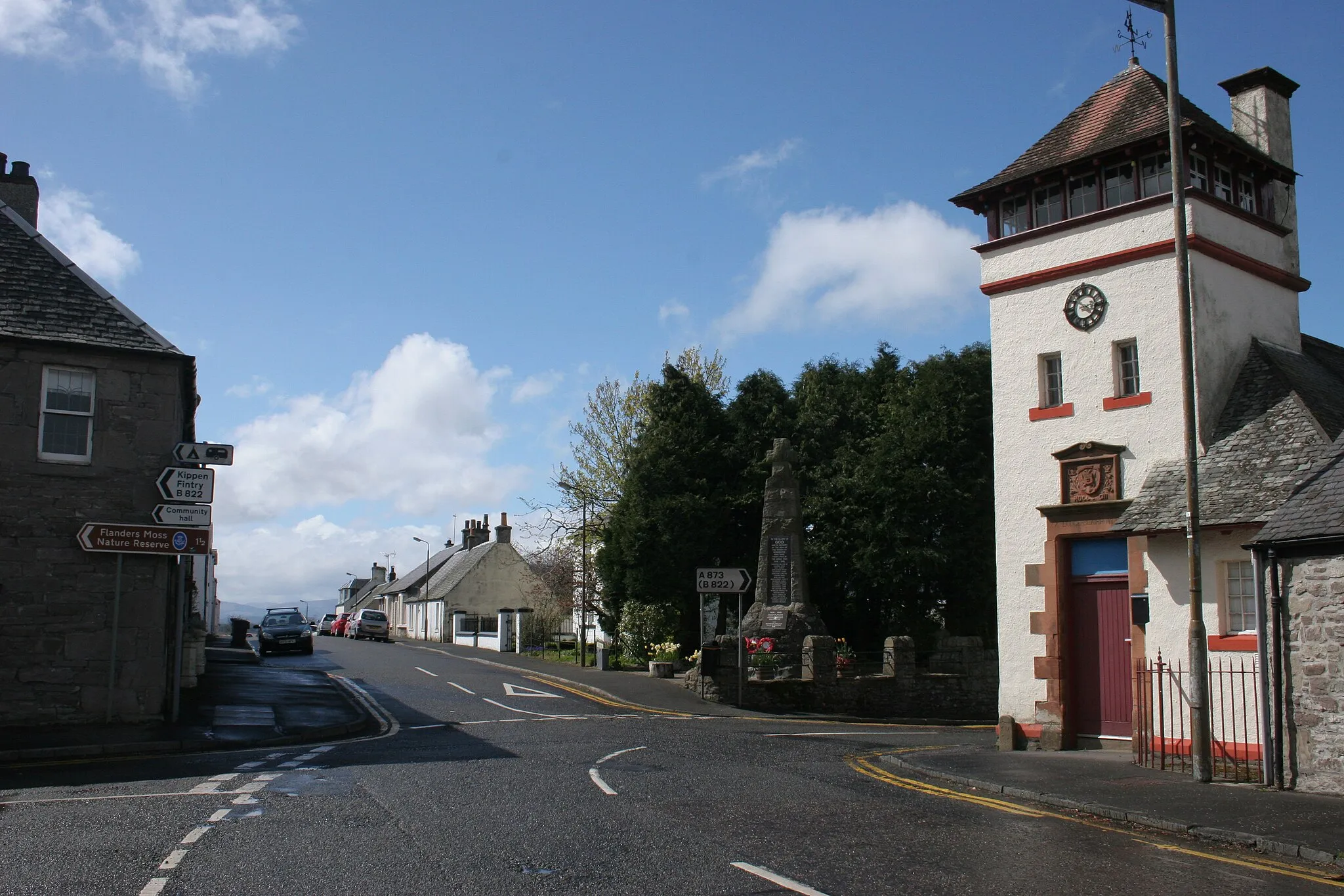 Photo showing: Crossroads, Thornhill