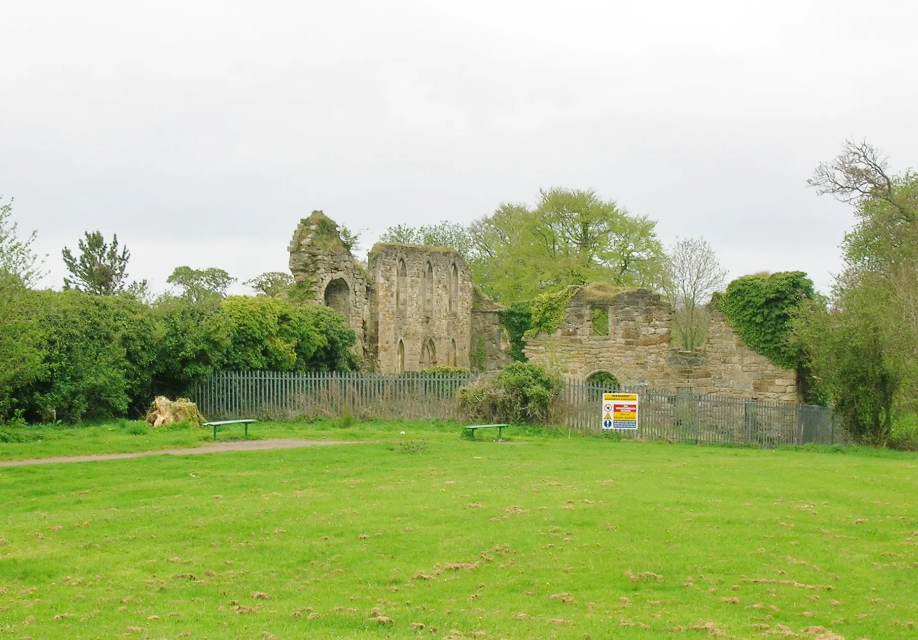 Photo showing: Kerelaw Castle from the North, Stevenston, North Ayrshire, Scotland.