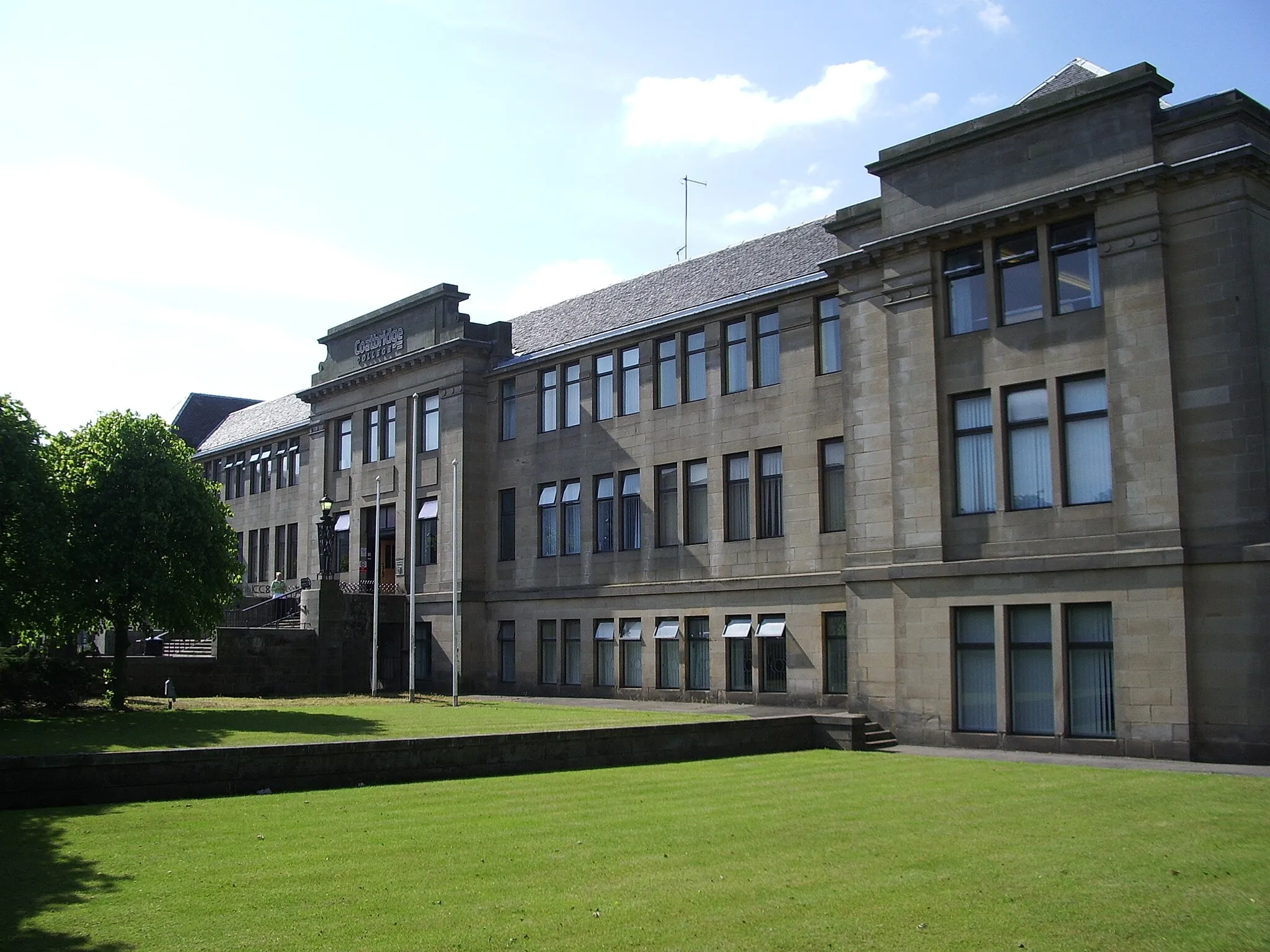 Photo showing: Coatbridge College, Coatbridge, looking west.