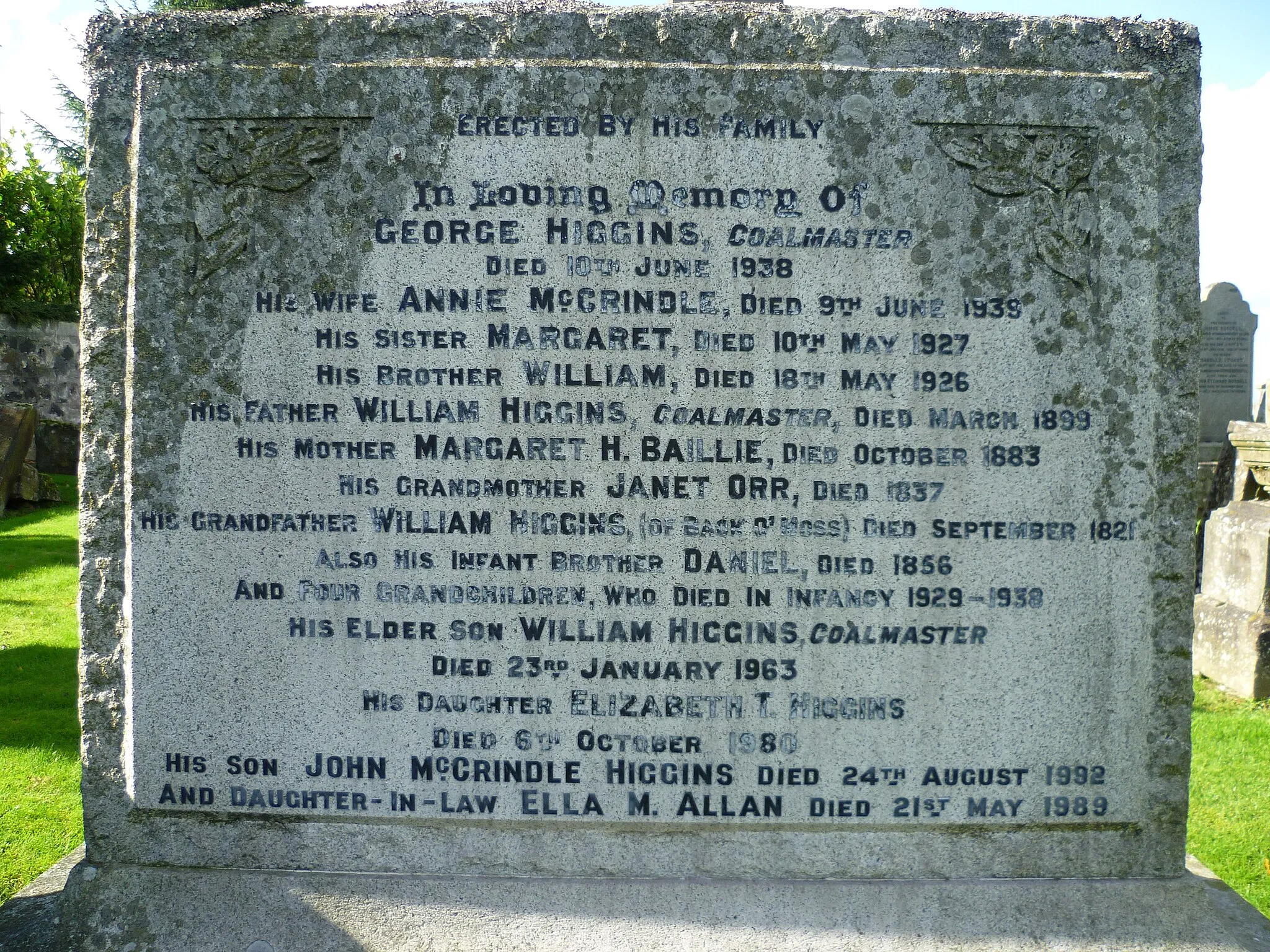 Photo showing: A gravestone which shows the area's close connection with coalmining.