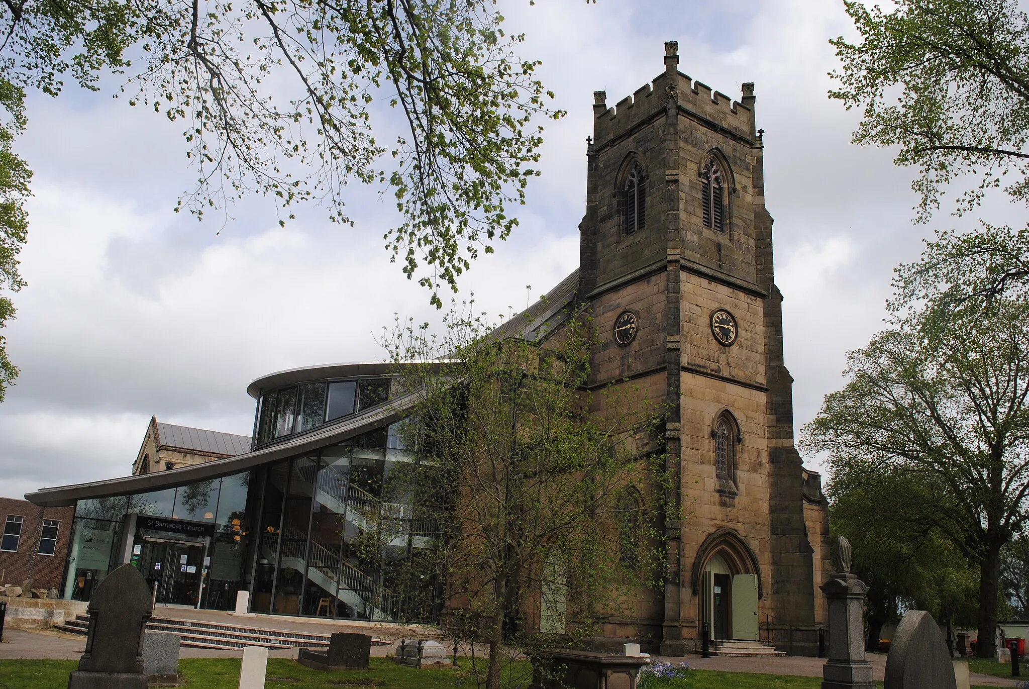 Photo showing: St Barnabas' Church, Erdington, Birmingham, England.