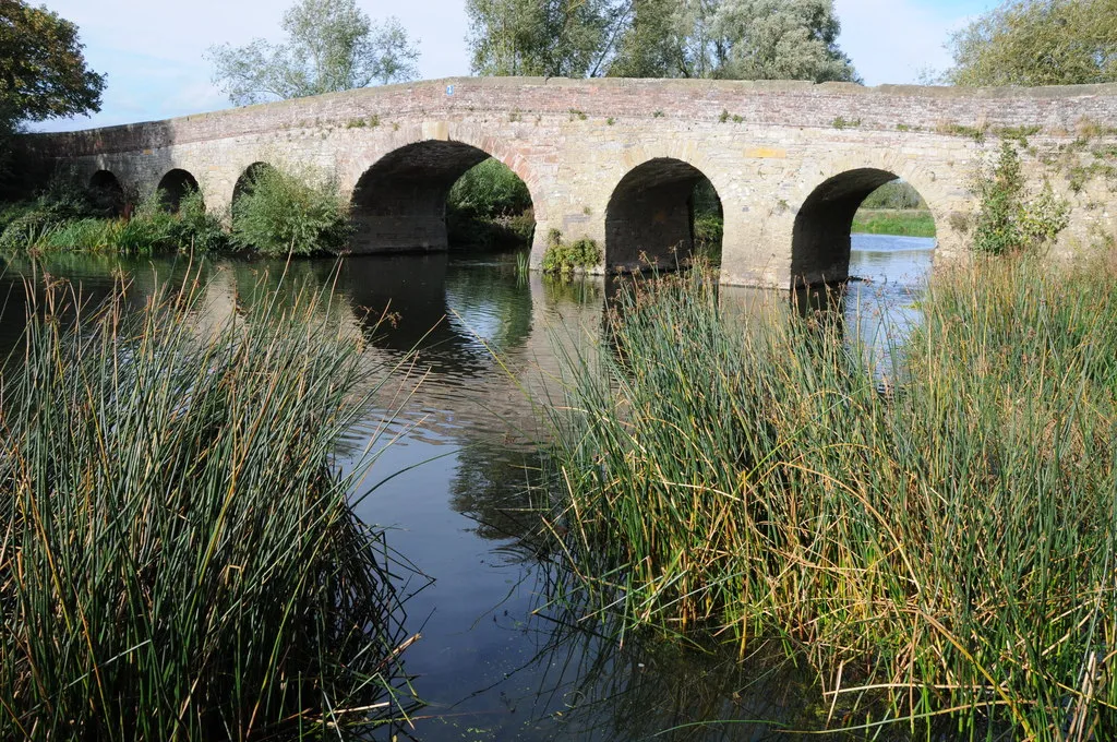 Photo showing: Pershore Bridge