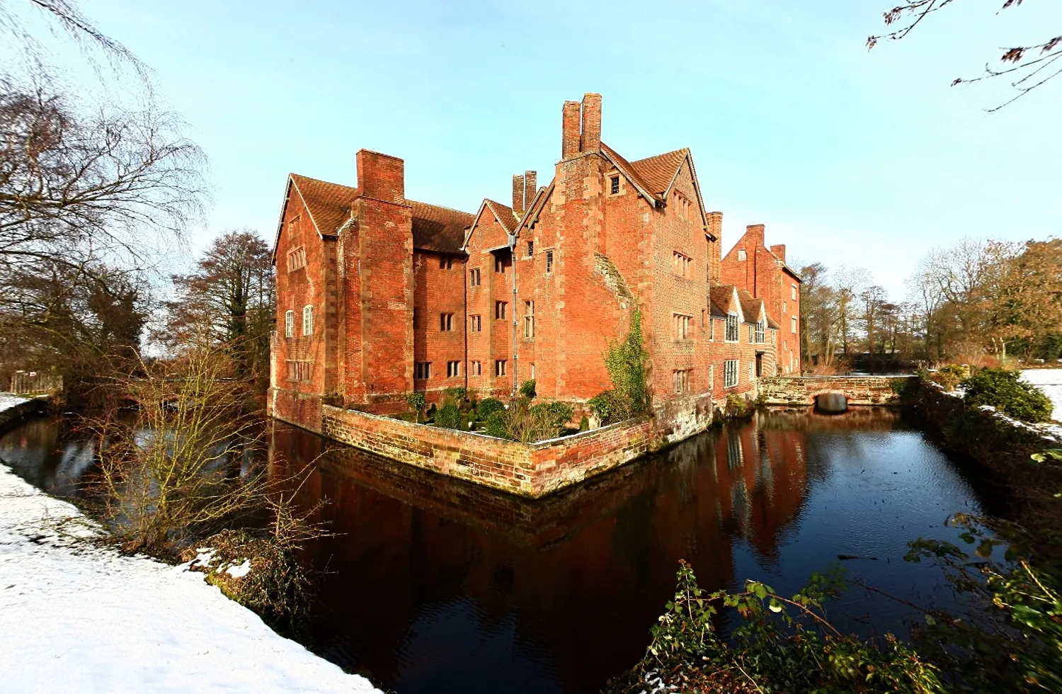 Photo showing: Harvington Hall. David Linford, From MEng Survey Project.
