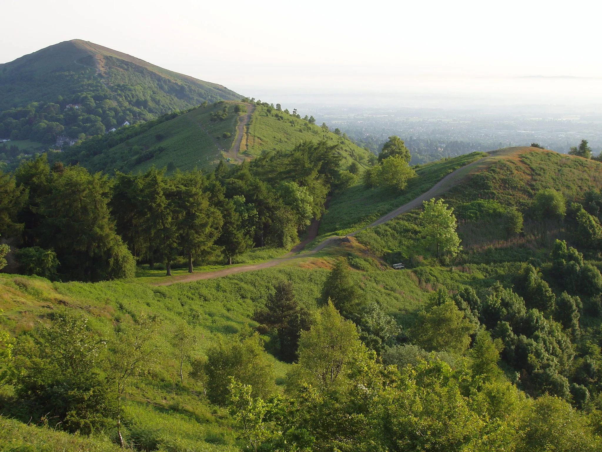 Photo showing: Malvern Hills in June 2005