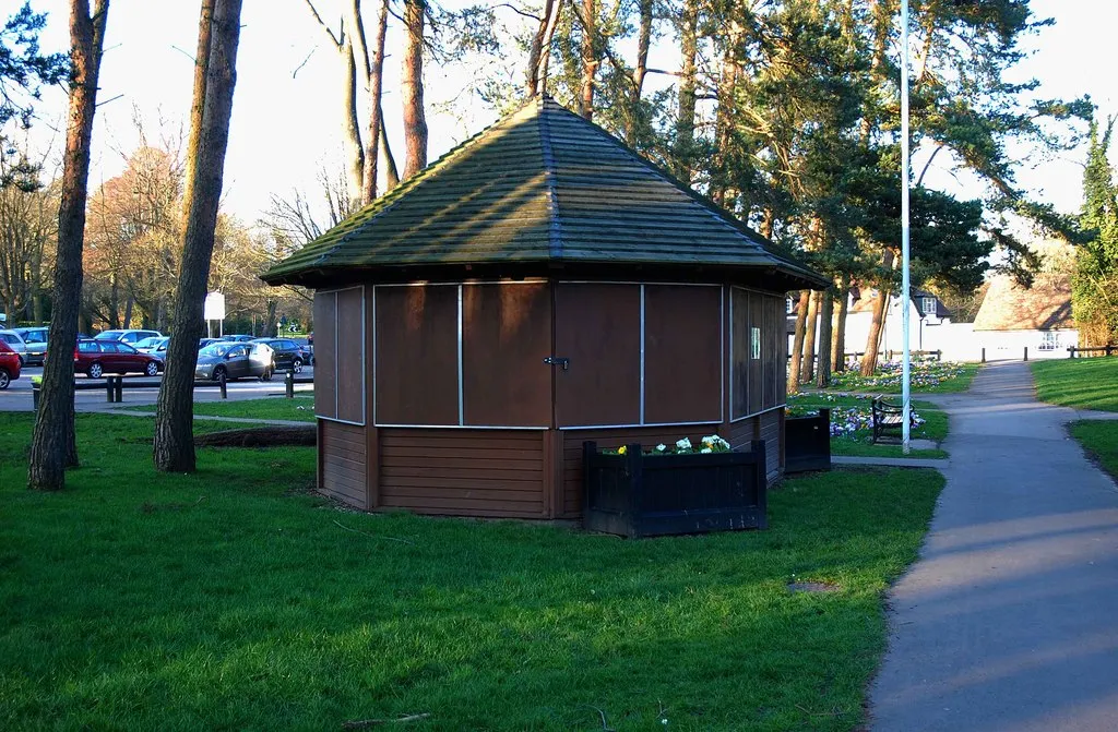 Photo showing: Kiosk, Brueton Park, Solihull