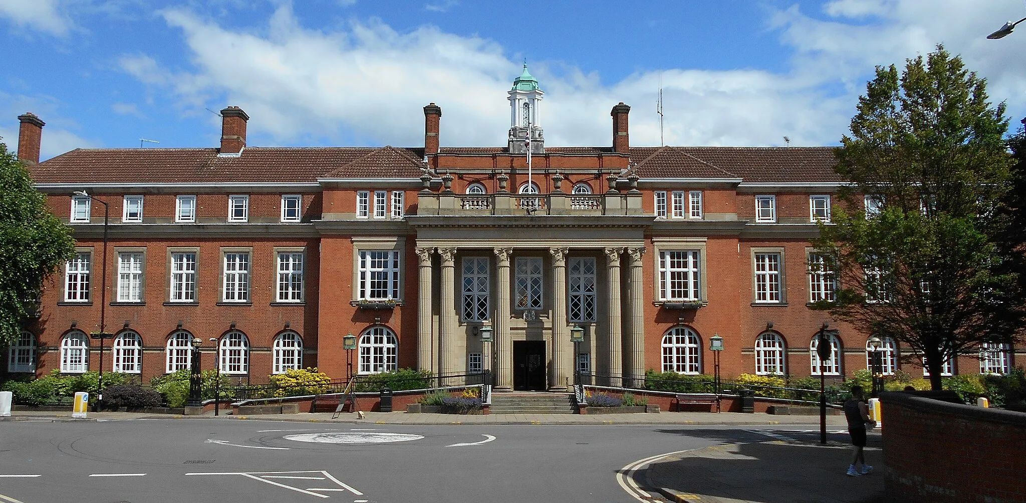 Photo showing: Nuneaton Town Hall