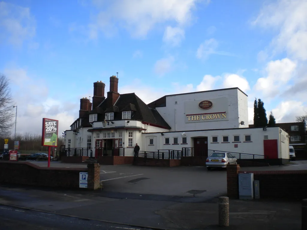 Photo showing: The Crown, Aldridge