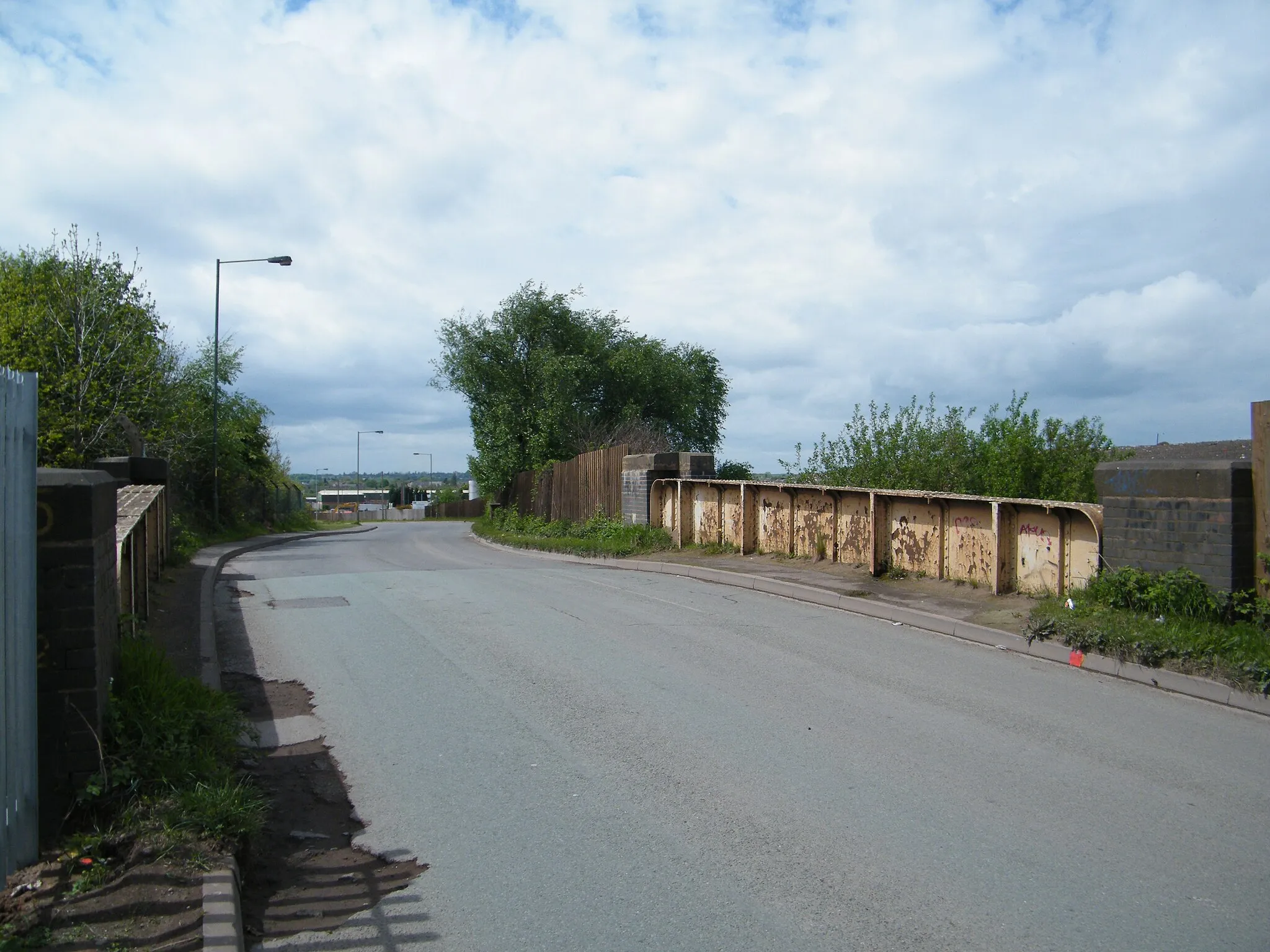 Photo showing: Bridge over Midland Railway trackbed