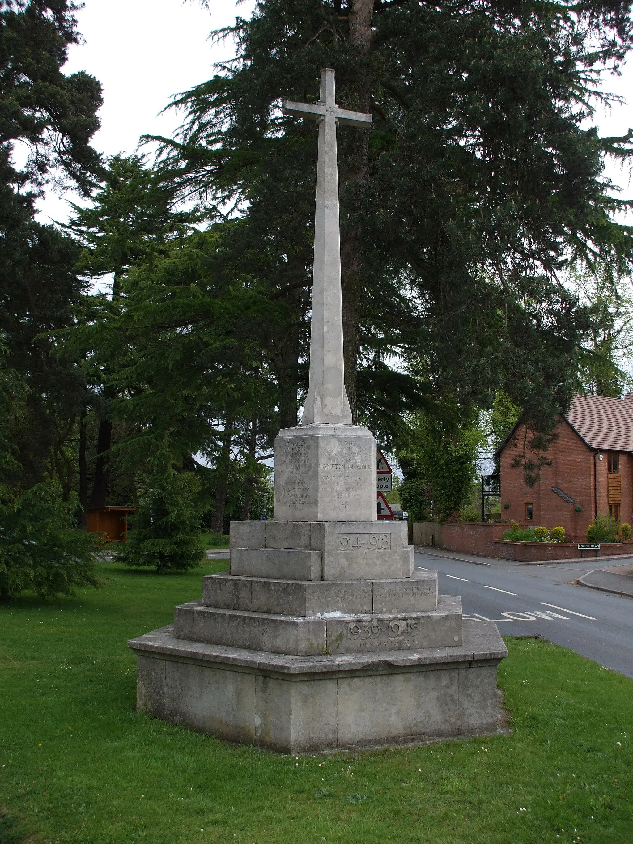 Photo showing: War Memorial Hampton in Arden Warwickshire