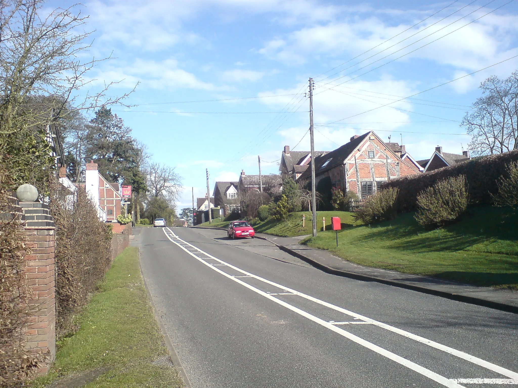 Photo showing: A photo of Claverdon, Warwickshire, England taken by cls14 on 30/03/3008