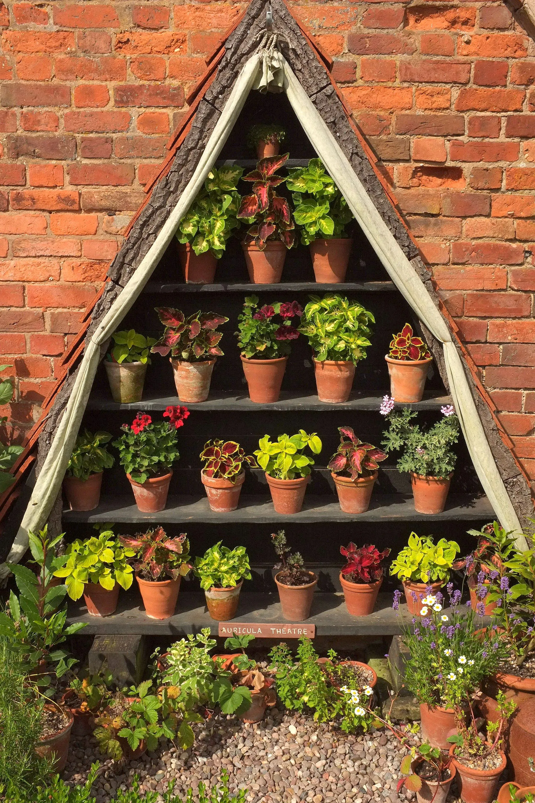 Photo showing: "Auricula theatre", kitchen garden, Packwood House