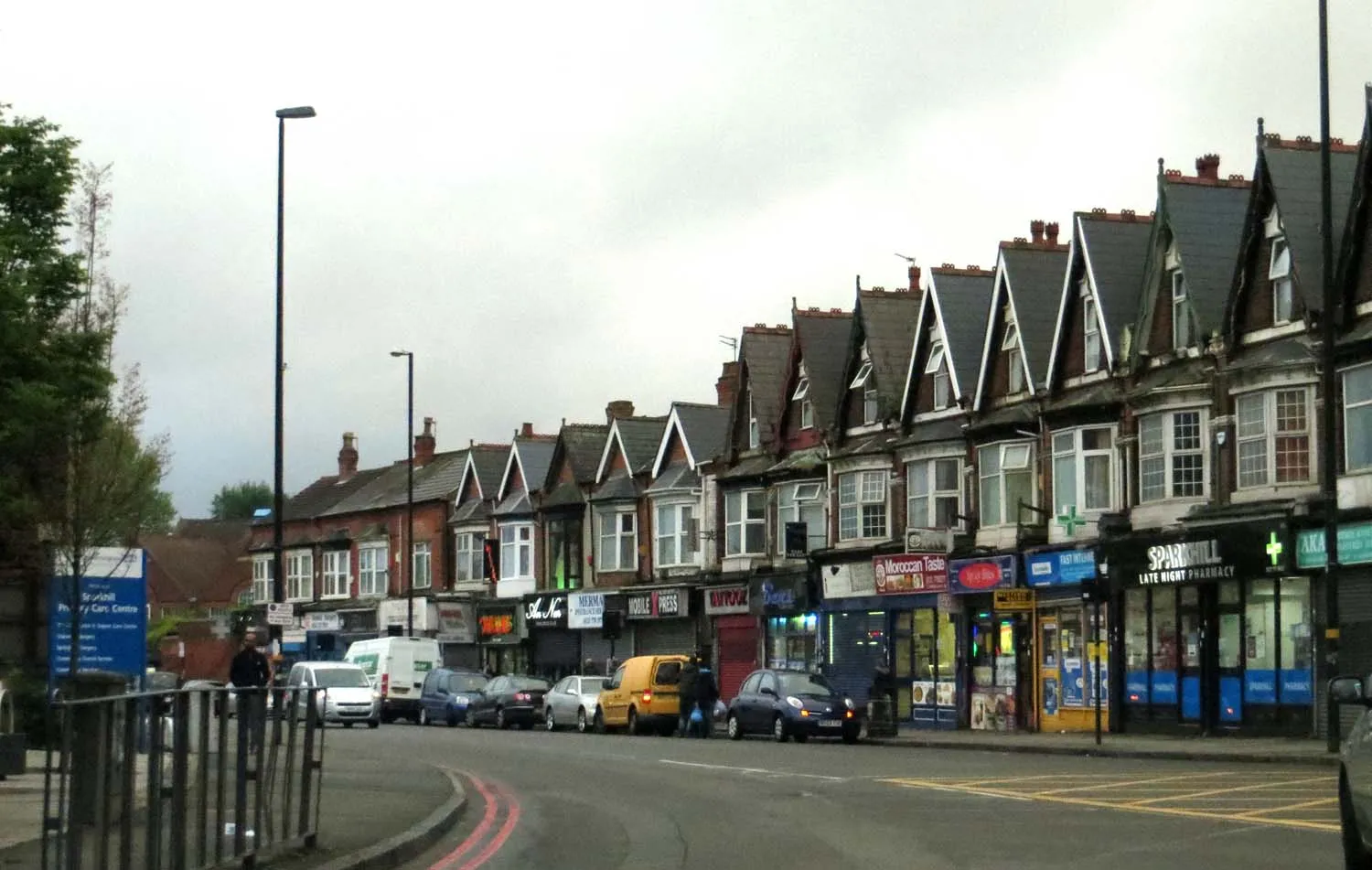 Photo showing: Shops on Stratford Road