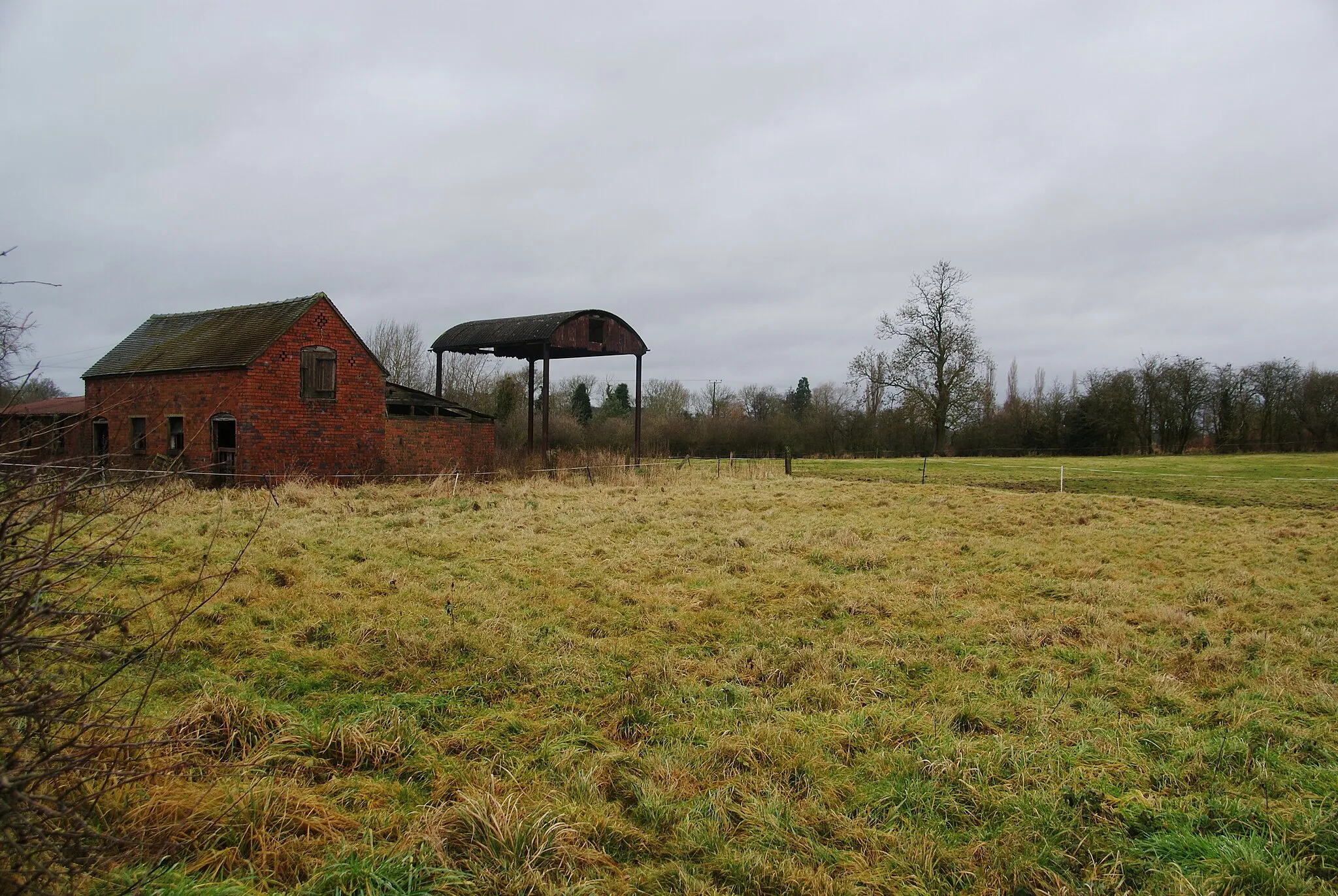 Photo showing: Farm buildings at Gayton