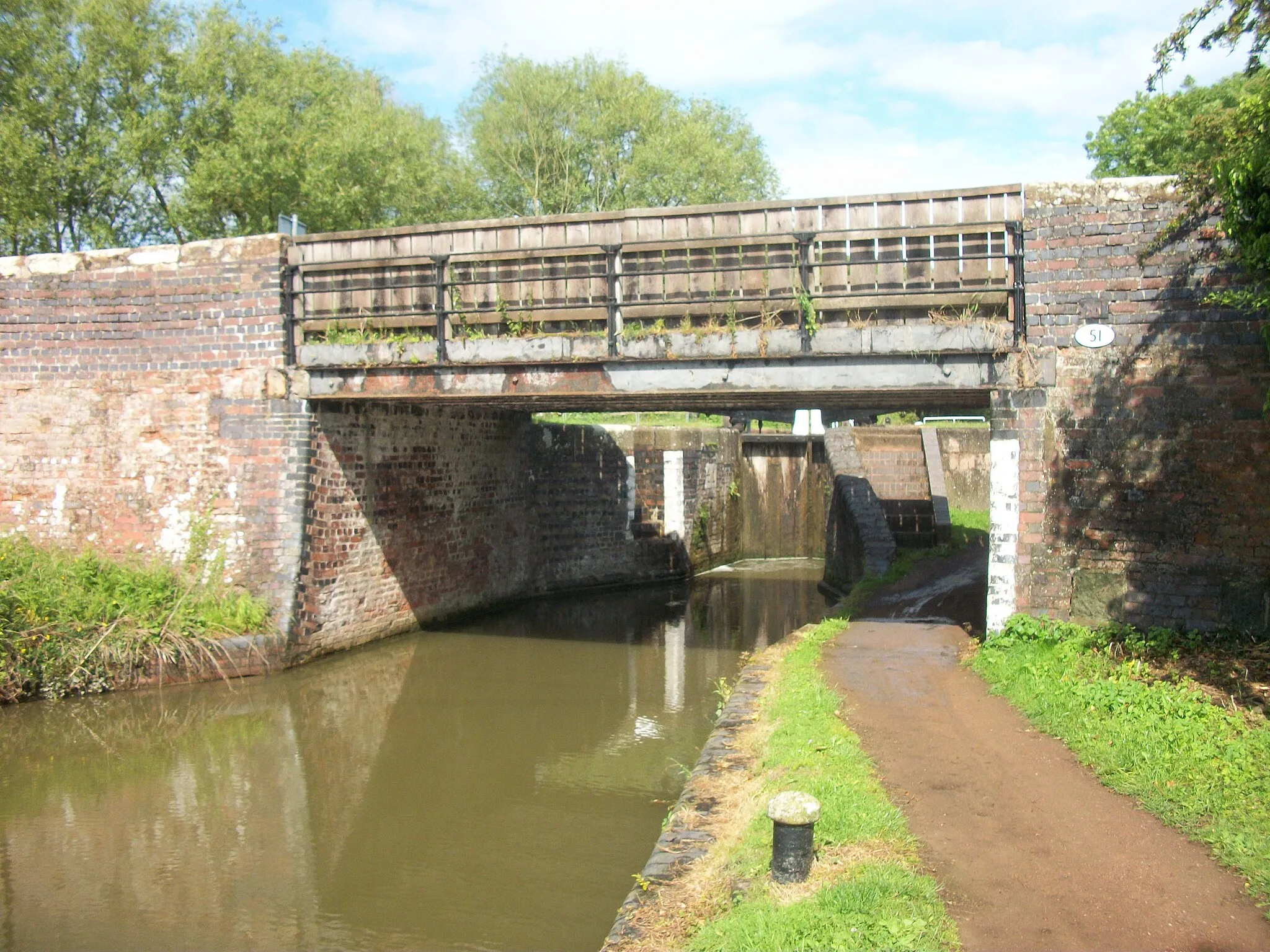 Photo showing: Bridge 51 Worcester and Birmingham Canal