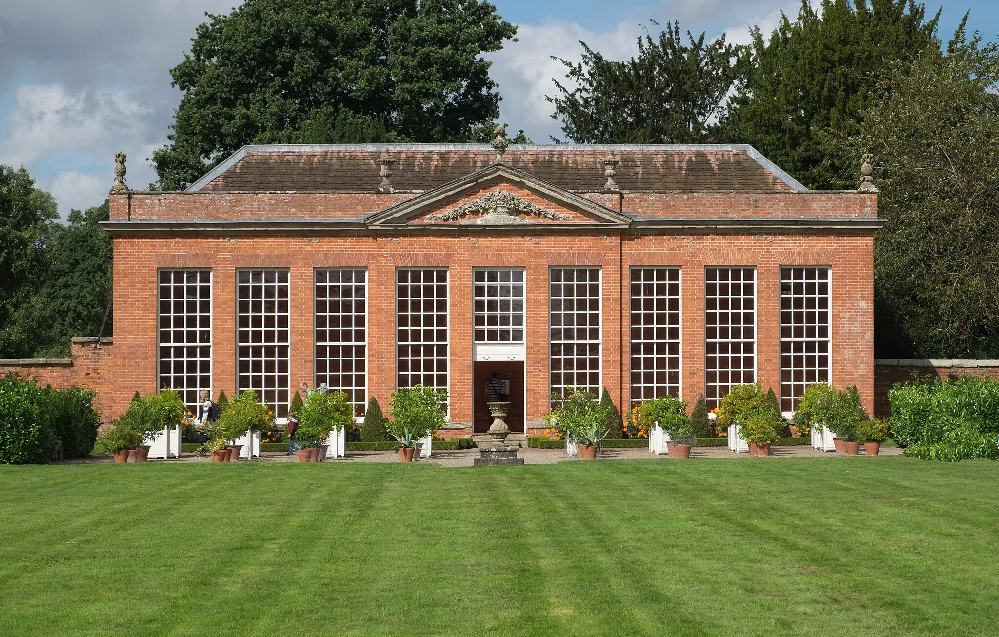 Photo showing: Hanbury Hall, Worcestershire, Orangery and Mushroom House