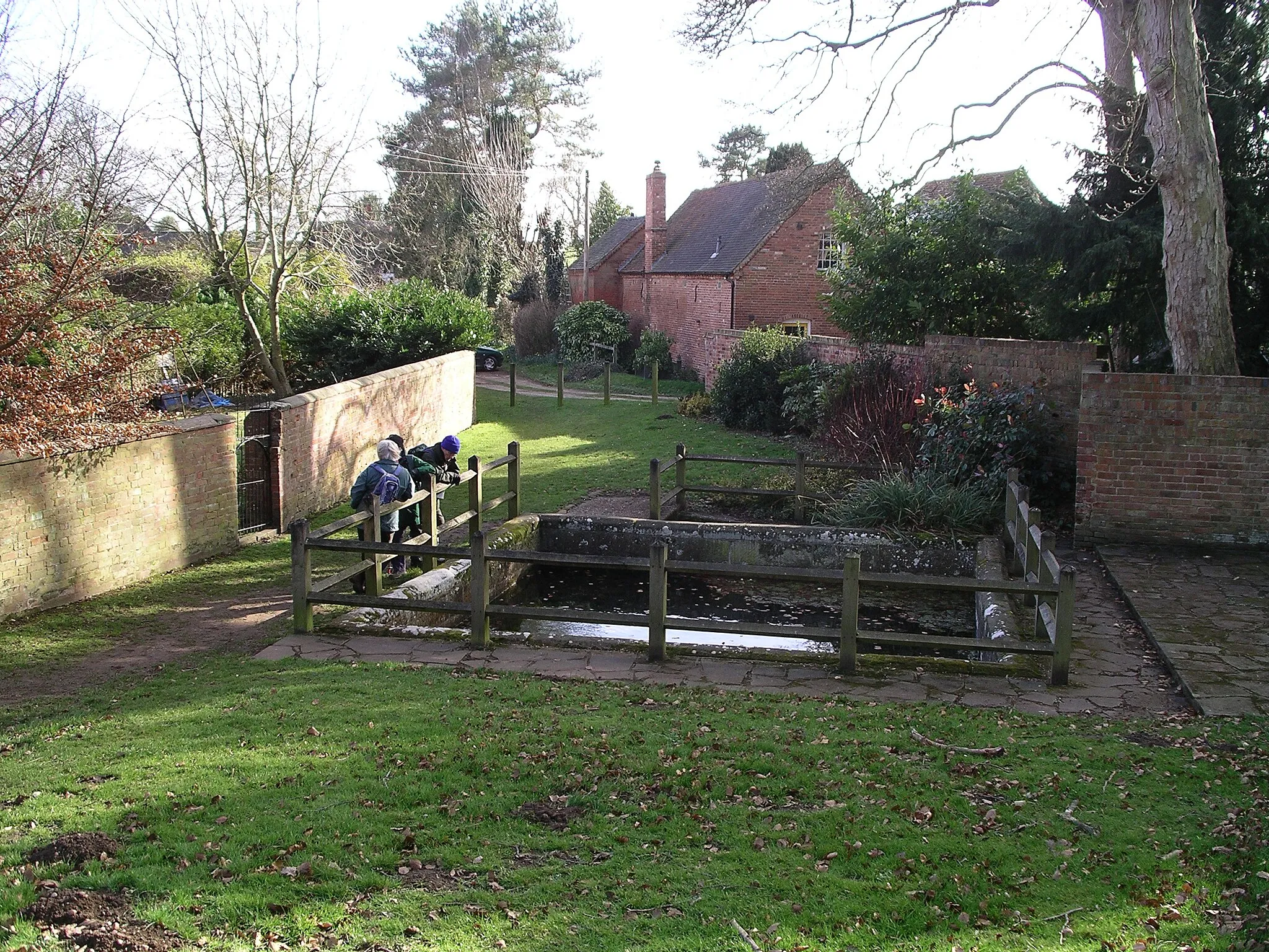 Photo showing: Photograph of the well in Berkswell, Warwickshire, England.