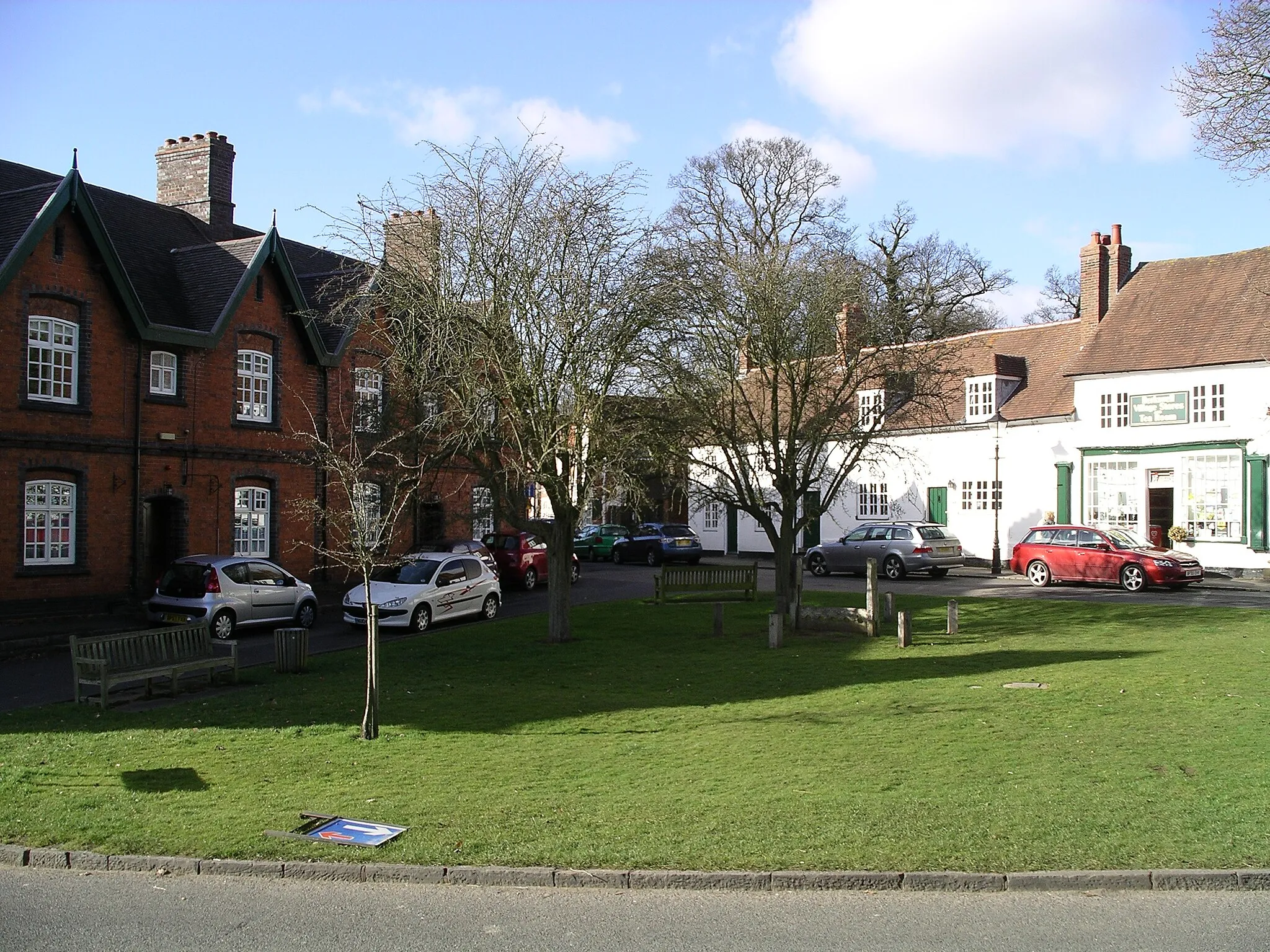 Photo showing: Berkswell village green, Warwickshire, England.