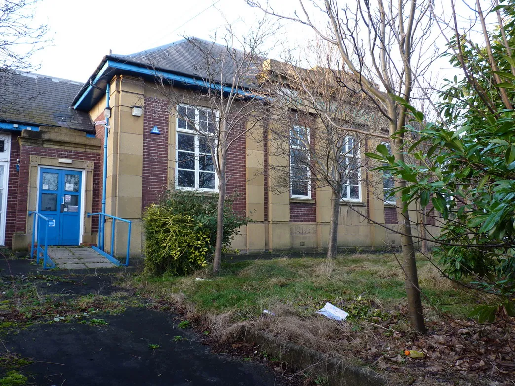 Photo showing: Formerly the Shelley Campus building