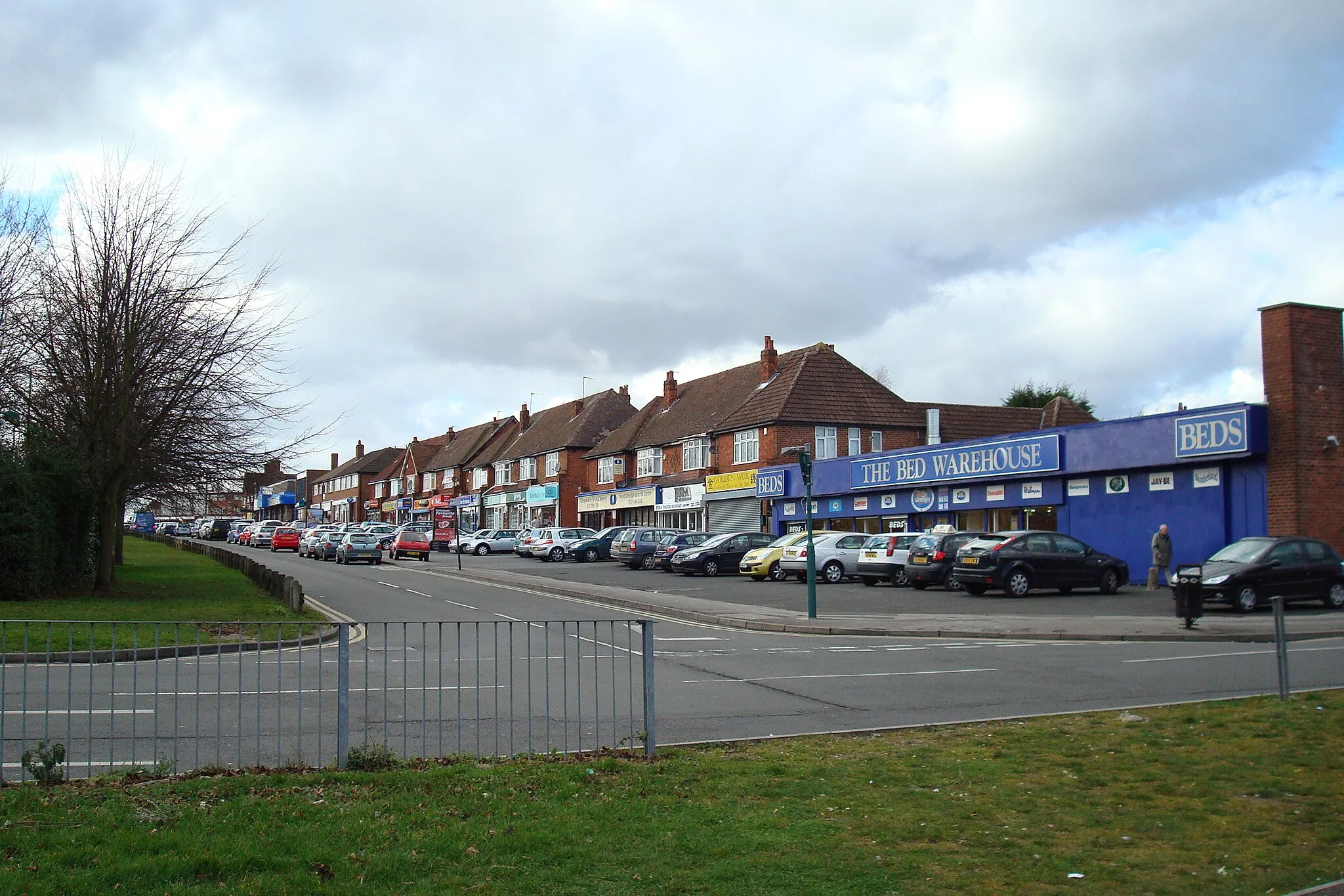 Photo showing: A view up the Chester Road in Castle Browmich, Birmingham, UK.