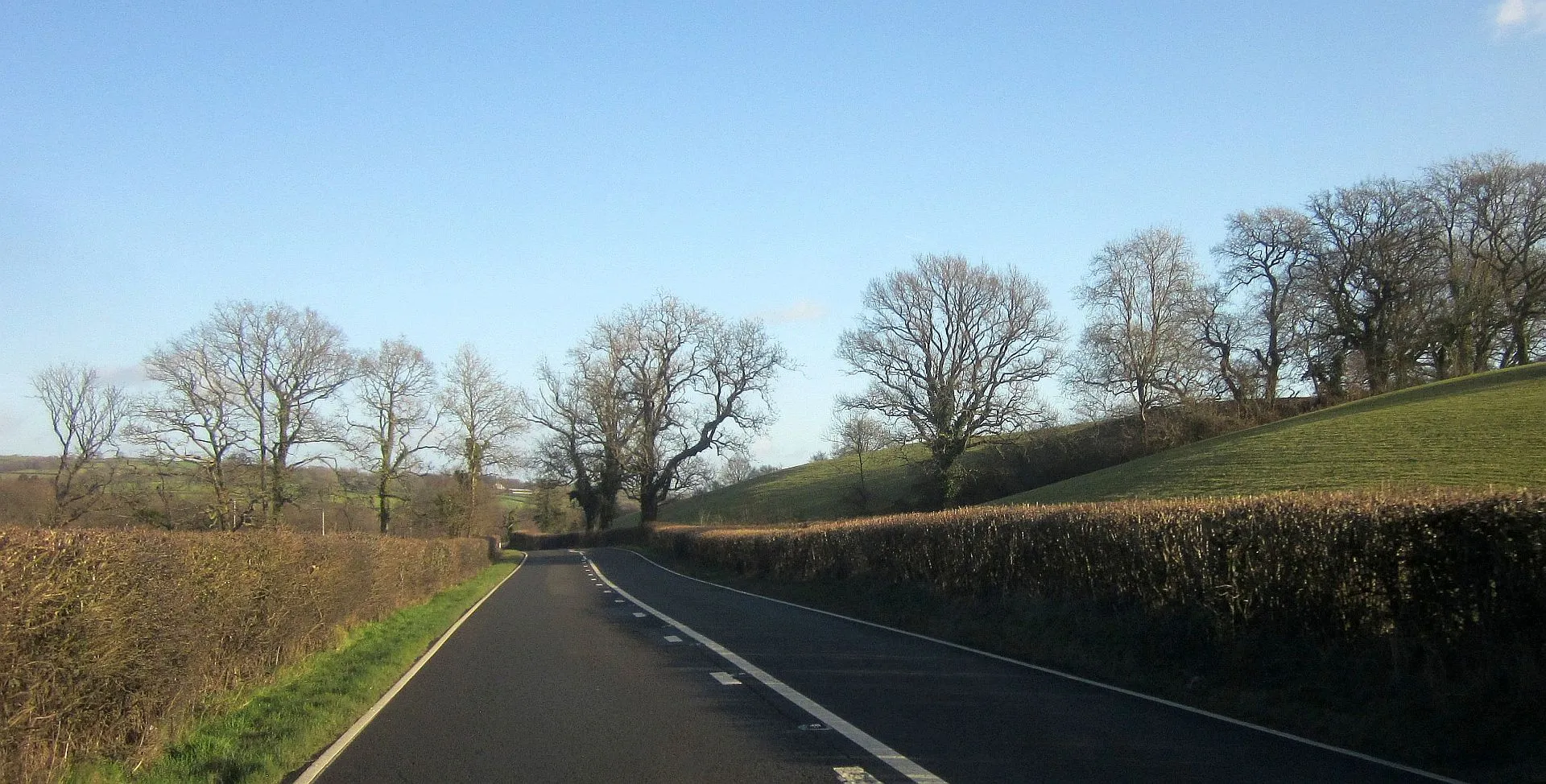 Photo showing: A40 east of Broad Oak